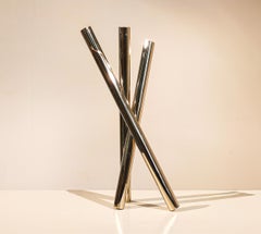 Vaso in tubo di rame di Arash Toutounchian: design moderno e scultoreo