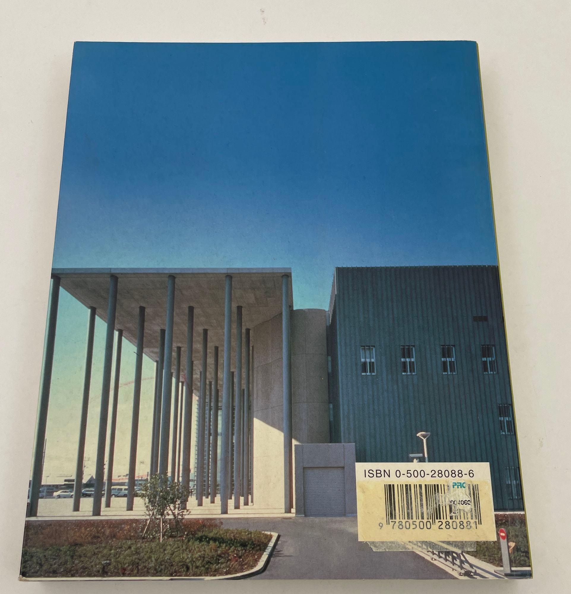 Brutalisme Arata Isozaki : Four Decades of Architecture Design Series de Stewart, 1ère édition 1998 en vente