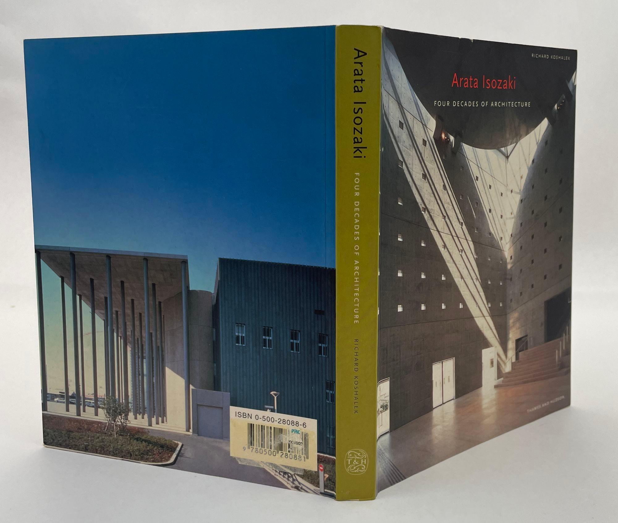 Arata Isozaki : Four Decades of Architecture Design Series de Stewart, 1ère édition 1998 Bon état - En vente à North Hollywood, CA