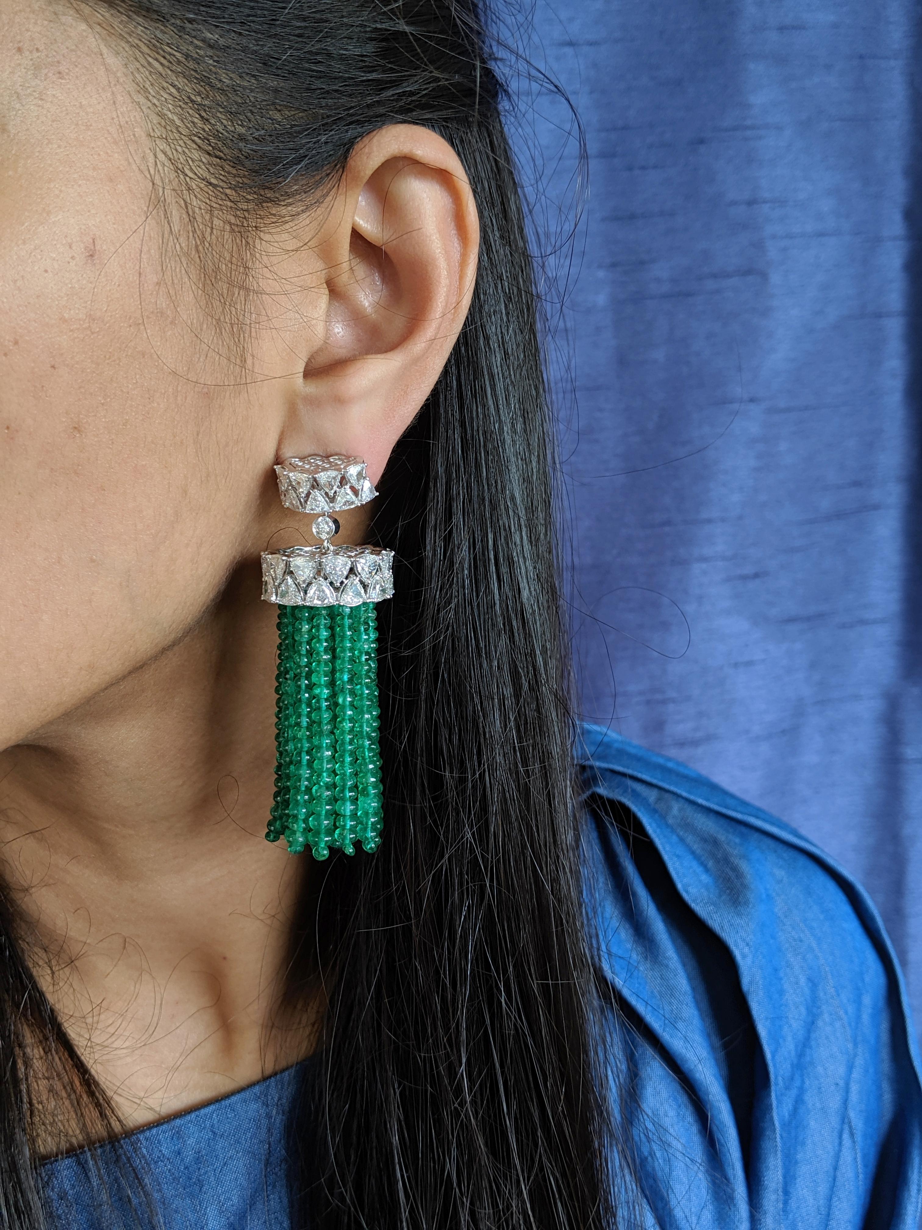 Araya 16.50 Carat Diamonds and Zambian Emerald Bead Chandelier Earring In New Condition For Sale In Mumbai, HM