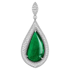 ARAYIAN 20.17ct  Zambian Emerald and Diamond Pendant Necklace in 18K White Gold