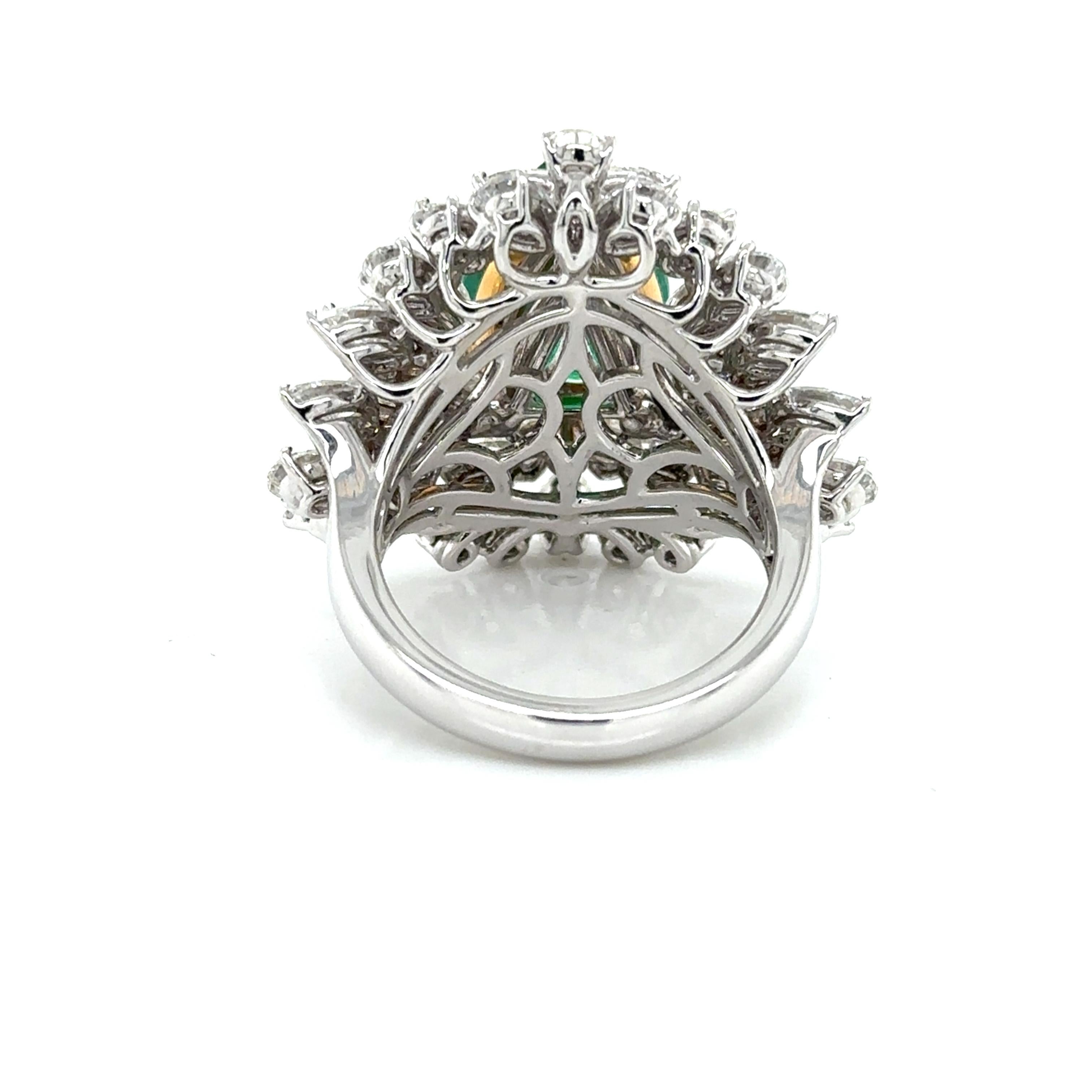 Bague de cocktail ARAYIAN 4,34 carats émeraude en forme de poire et diamant de 7,09 carats Neuf - En vente à Khet Bang Rak, 10