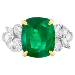 ARAYIAN 4,70 Karat Smaragd Cushion und Diamant Ring