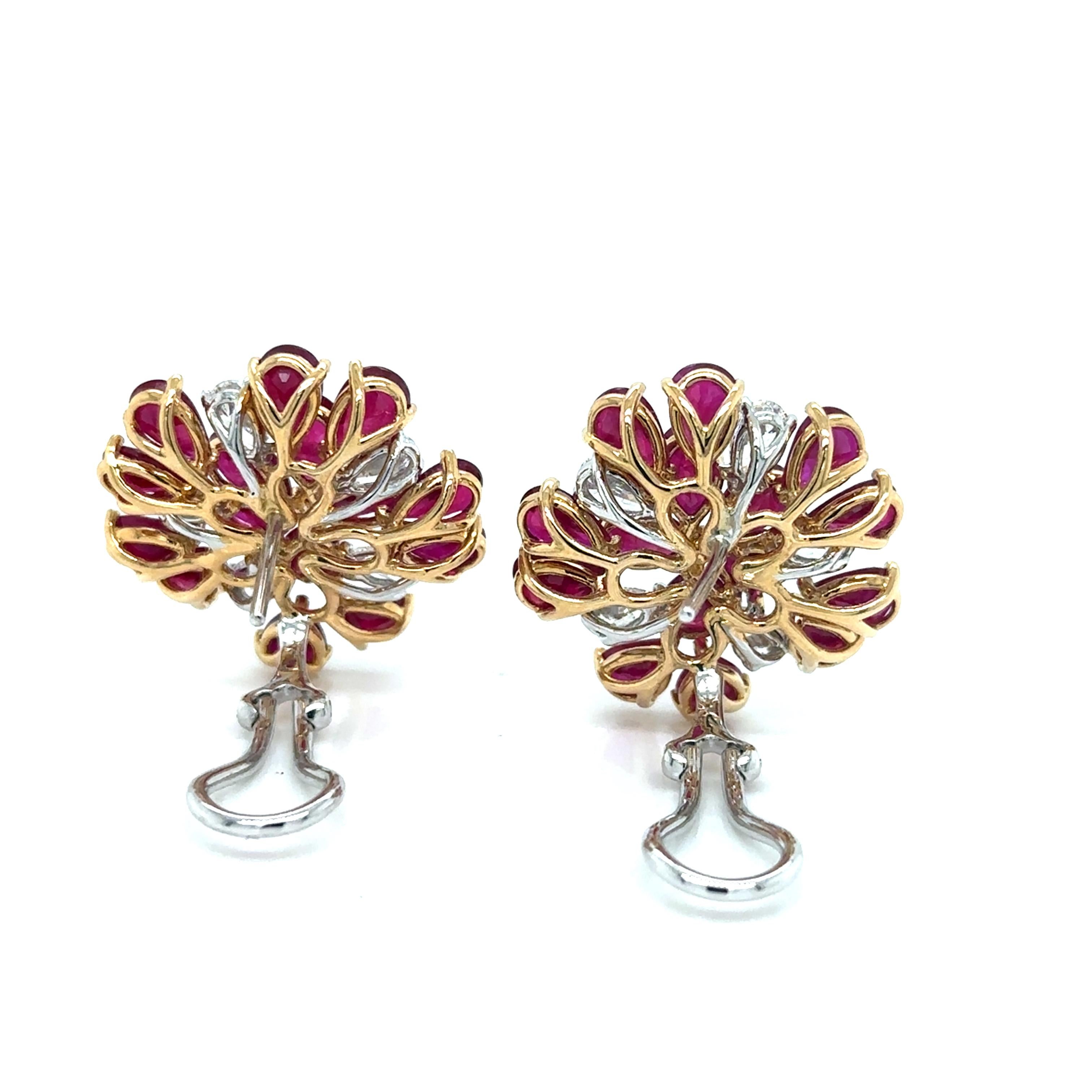 Taglio a goccia Orecchini ARAYIAN Abstract Flora 13,17 Carati in Rubino di Birmania e Diamanti in vendita