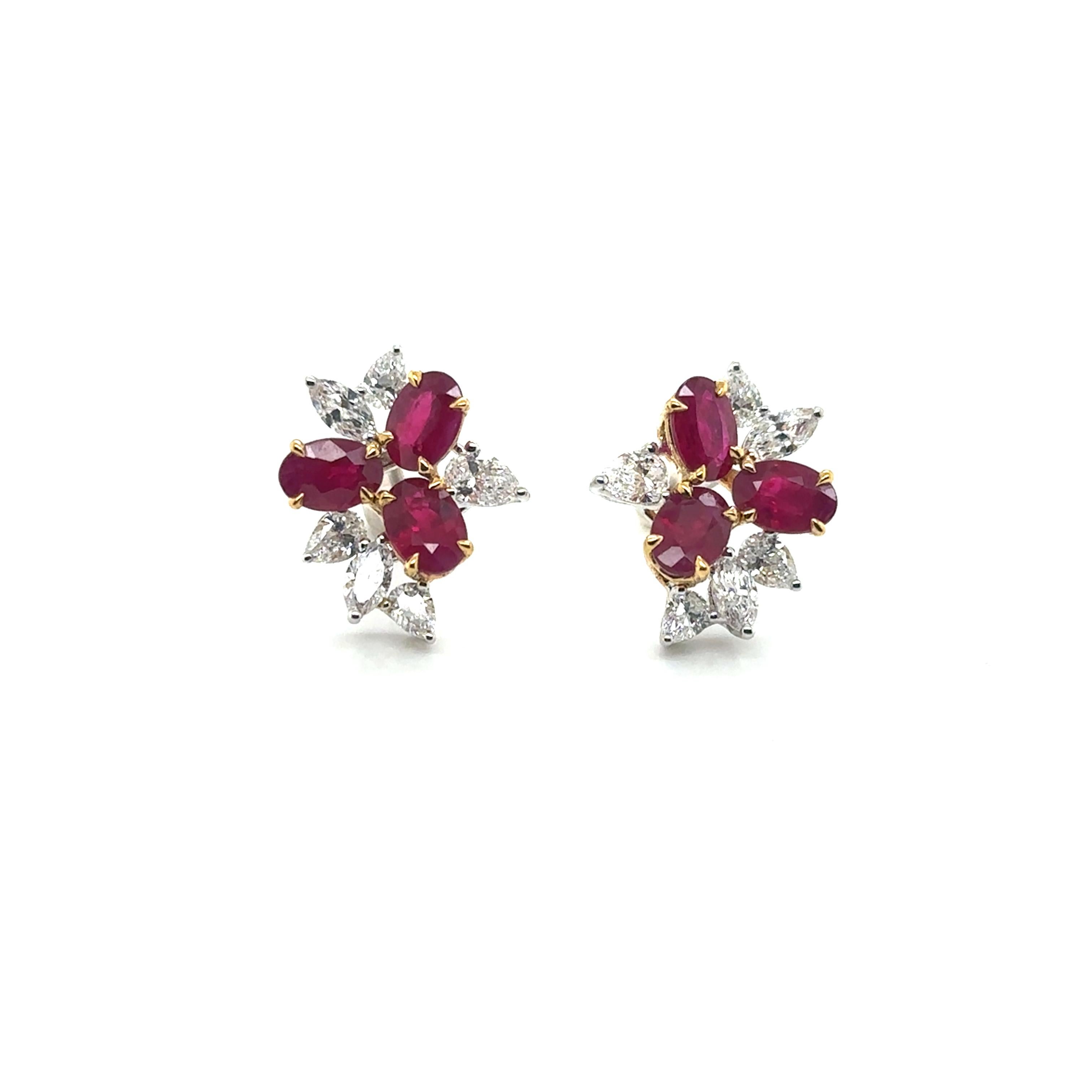 Moderne ARAYIAN Boucles d'oreilles rubis de Birmanie et diamants en grappe en vente