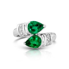ARAYIAN Et Toi Et Moi Zambian Emerald and Diamond Ring