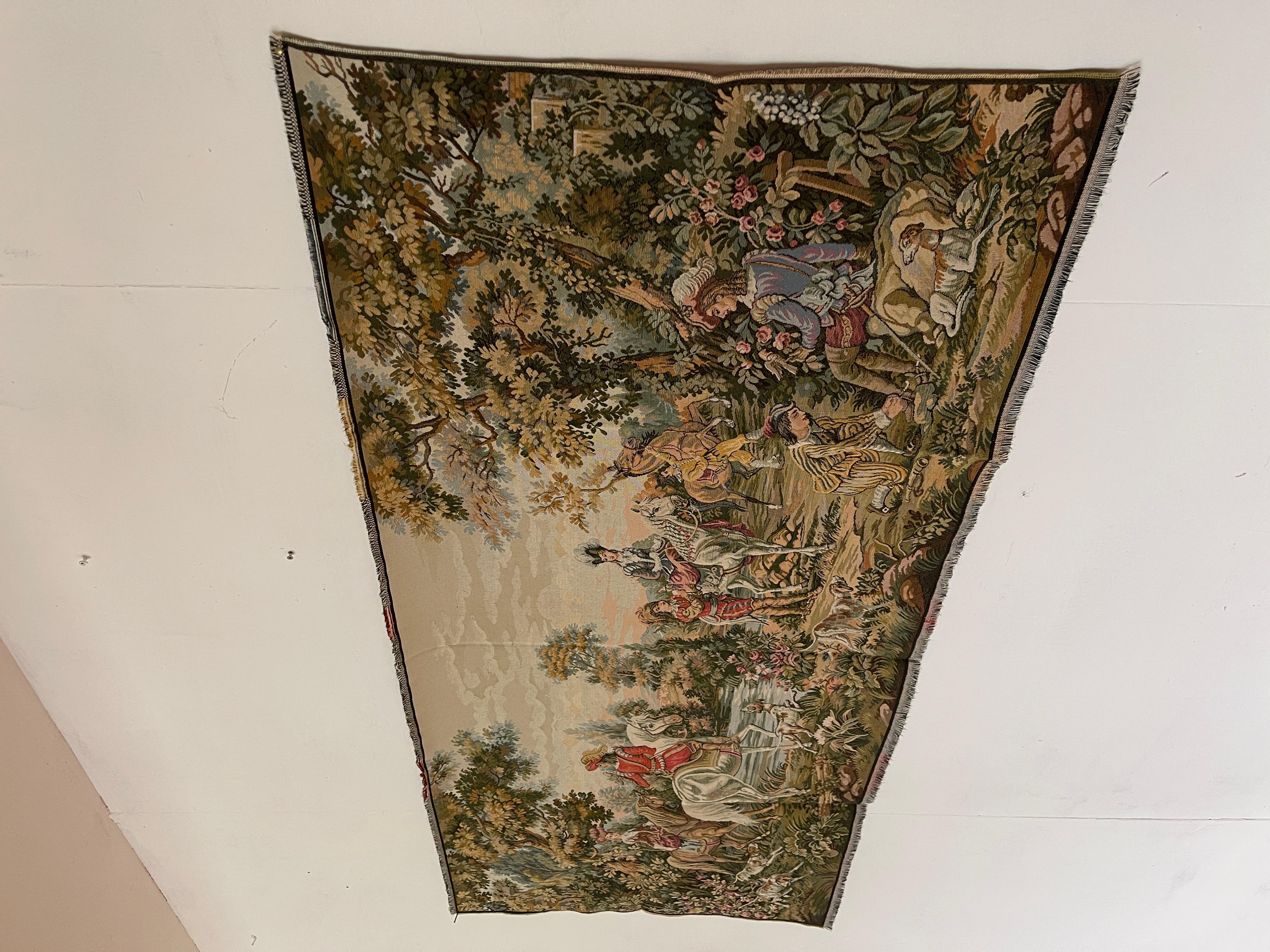 Arazzo rettangolare francese raffigurante una cavalleria d'epoca degli anni '90. (Stoff) im Angebot