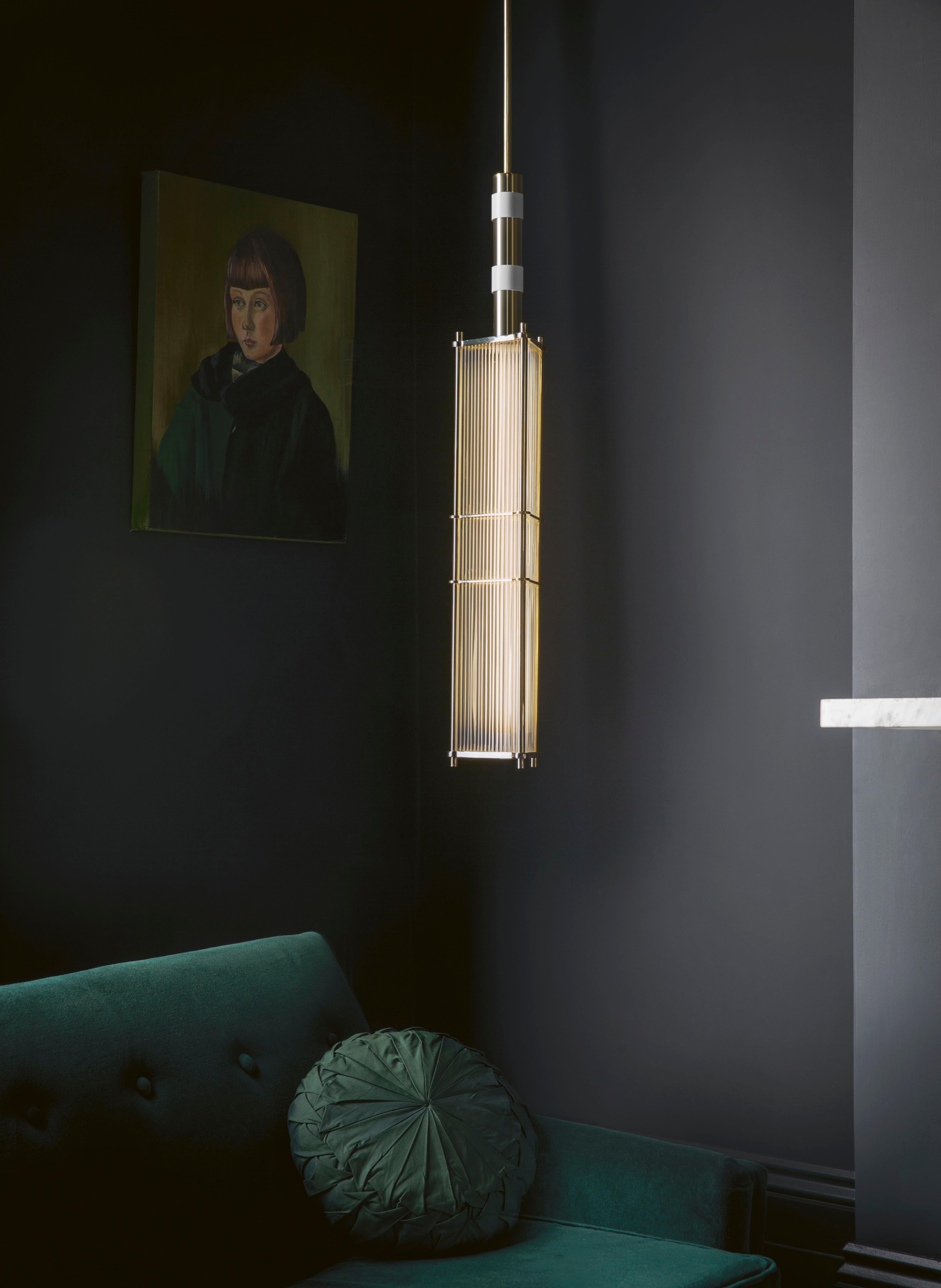Lampada a sospensione Arbor di Bert Frank
Dimensioni: D. 17 x H. 76 cm
Materiali: Ottone

Finiture disponibili: Ottone bronzato, ottone nero
Tutte le nostre lampade possono essere cablate a seconda del Paese. Se viene venduto negli Stati Uniti,