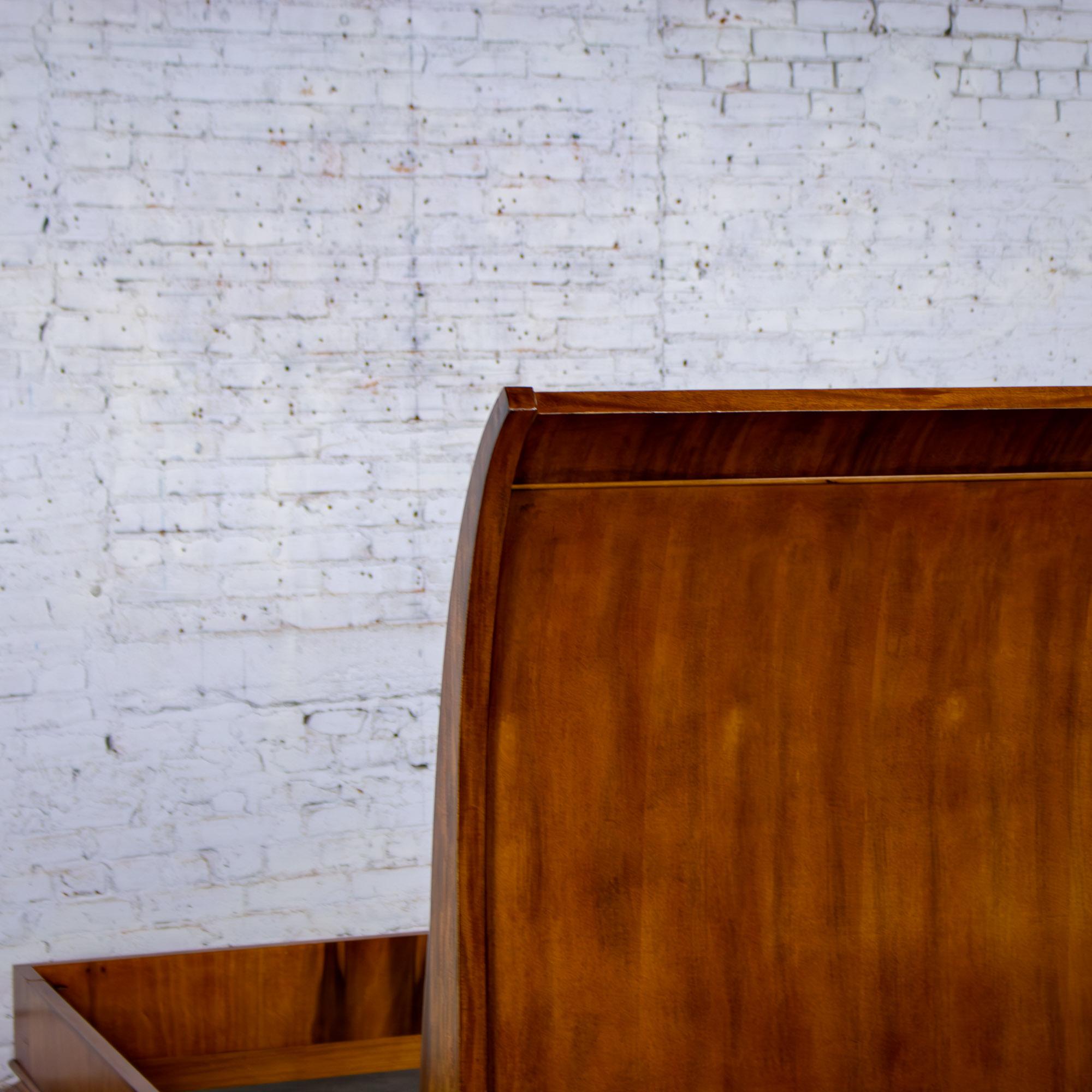 Arbus King Sleigh Bed w/Leather Upholstered Headboard 6000 Series by Henredon im Angebot 3