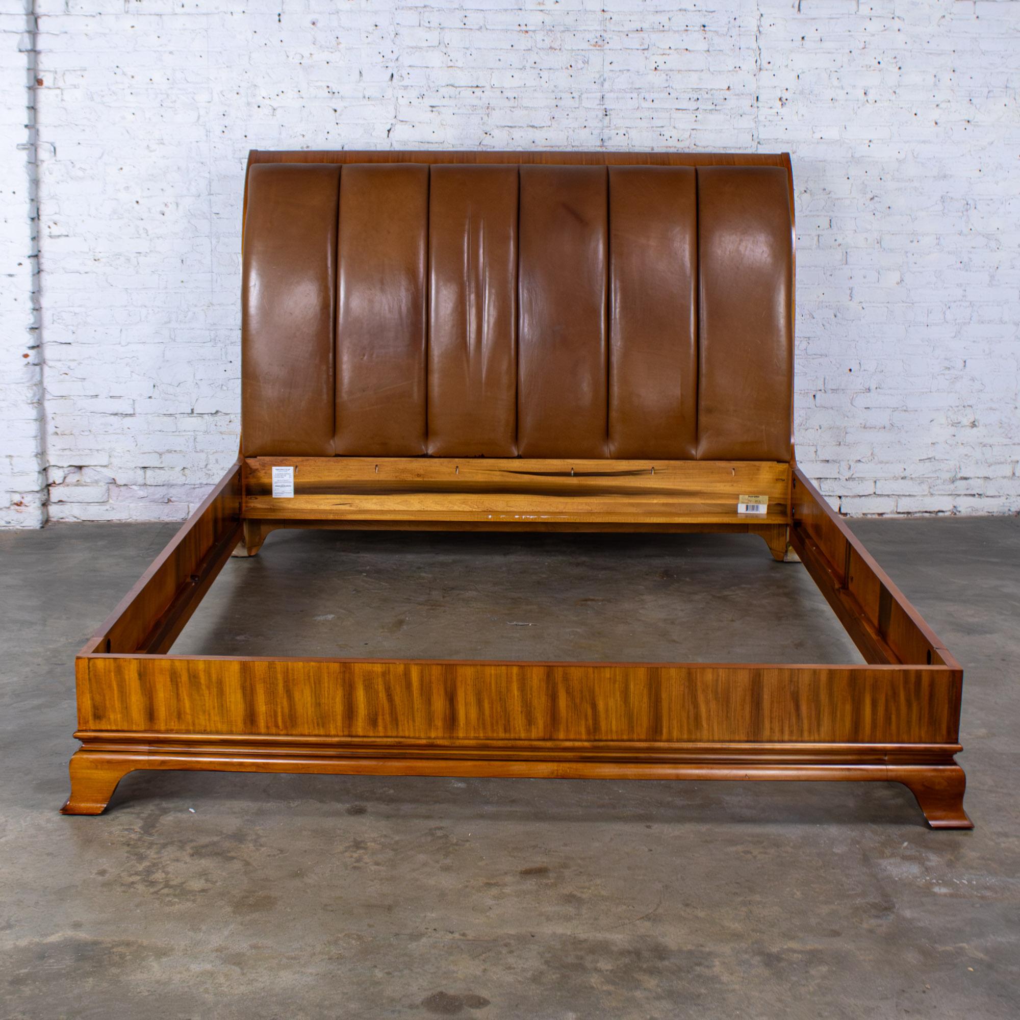 Arbus King Sleigh Bed w/Leather Upholstered Headboard 6000 Series by Henredon (Neoklassisches Revival) im Angebot