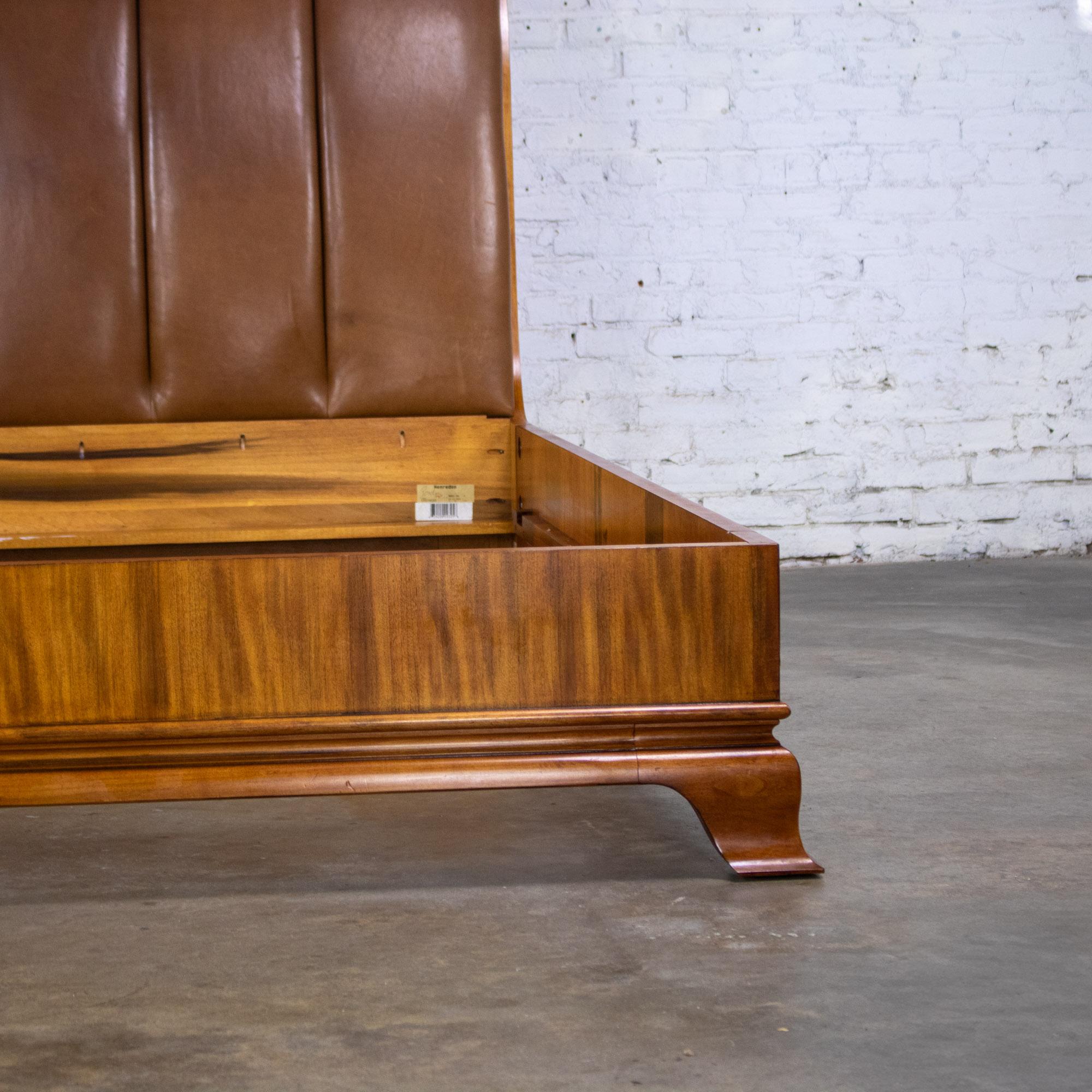 Arbus King Sleigh Bed w/Leather Upholstered Headboard 6000 Series by Henredon im Zustand „Gut“ im Angebot in Topeka, KS