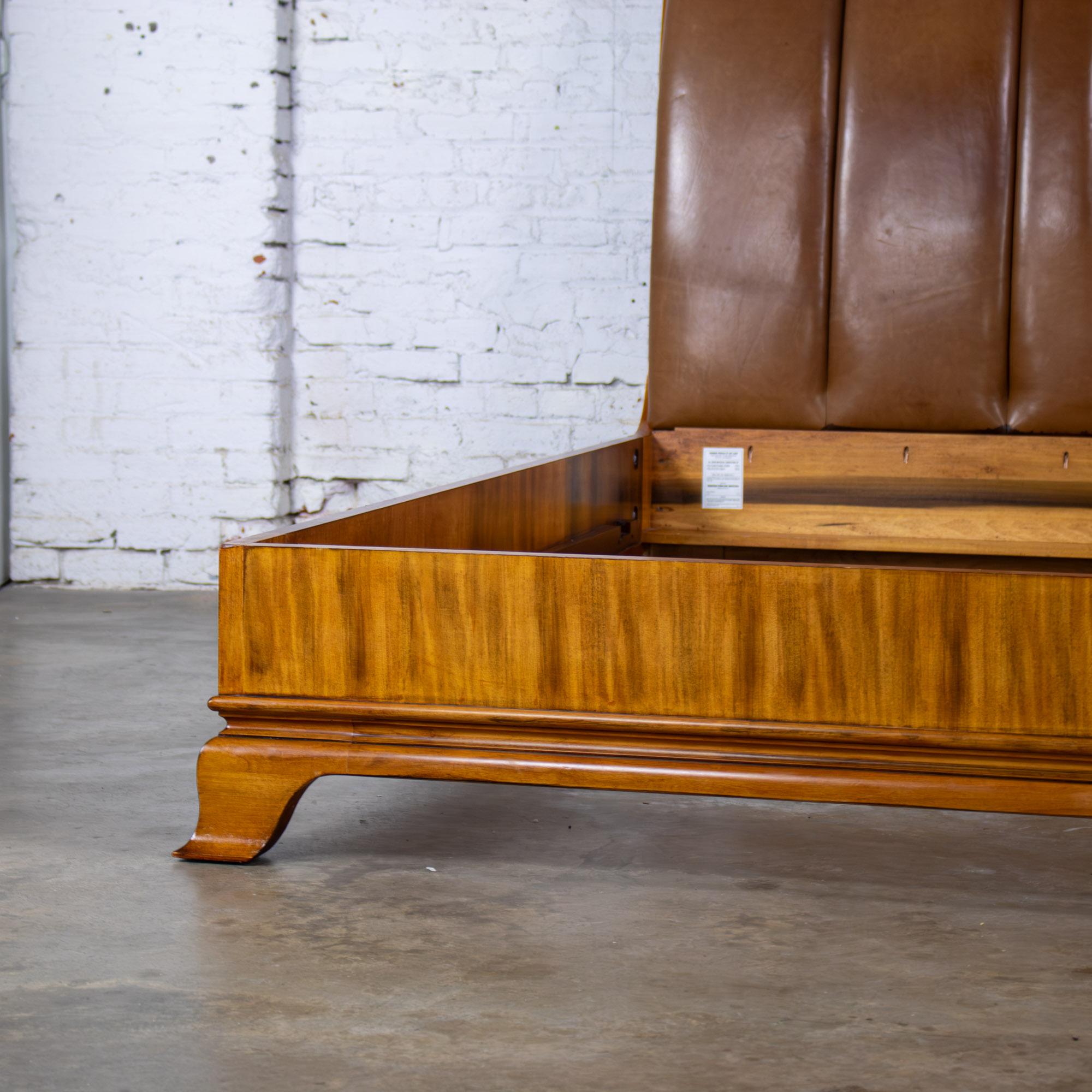 Arbus King Sleigh Bed w/Leather Upholstered Headboard 6000 Series by Henredon (20. Jahrhundert) im Angebot