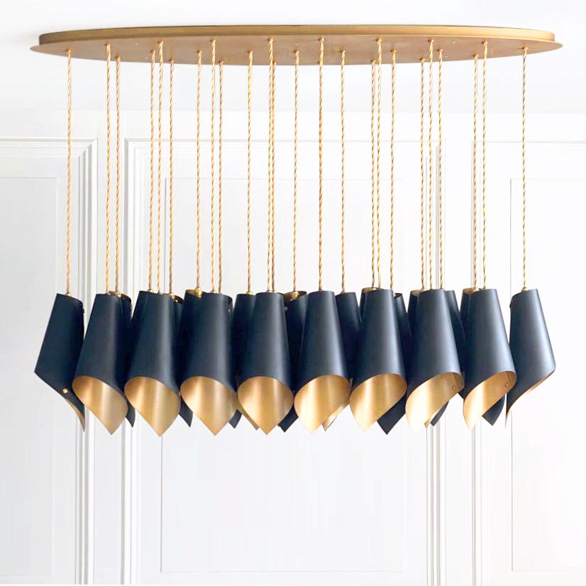 Introducing our Brushed Brass & Matte Black Pendant Light from our debut ‘ARC’ collection. With a black external surface in contrast to its beautiful brass interior, this Pendant Light can be used in many different environments to stunning effect.