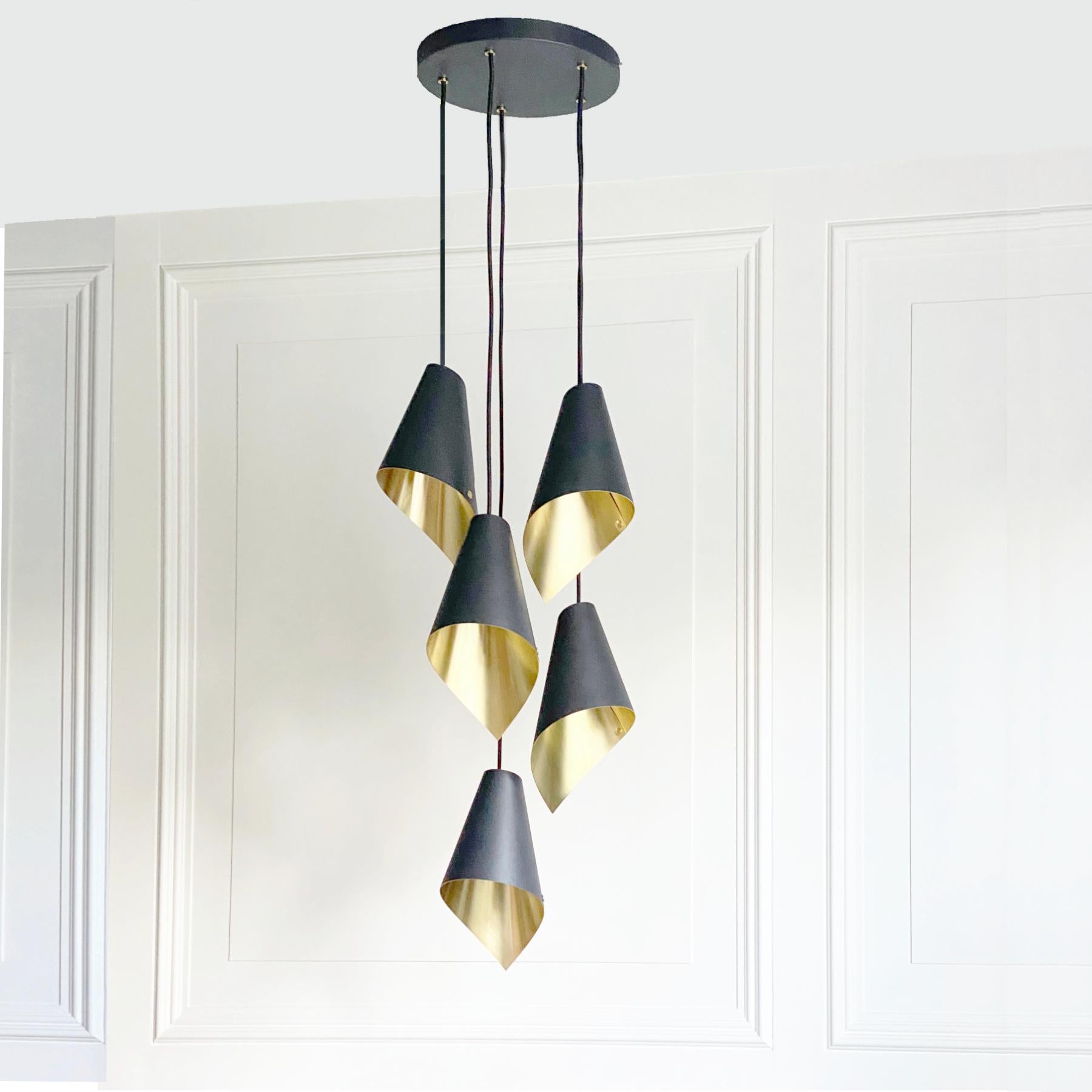 Introducing our Brushed Brass & Matte Black Pendant Light from our debut ‘ARC’ collection. With a black external surface in contrast to its beautiful brass interior, this Pendant Light can be used in many different environments to stunning effect.