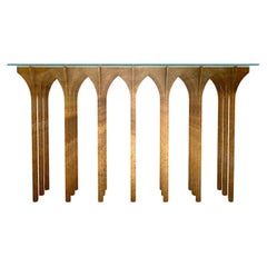 Console Arc - Console moderna realizzata a mano in ottone patinato con piano in vetro