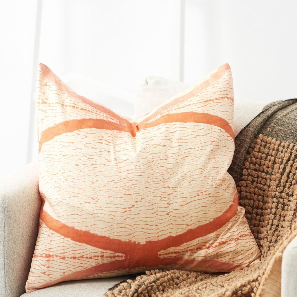 Arc Coral Shibori Silk Pillow In New Condition For Sale In Bloomfield Hills, MI