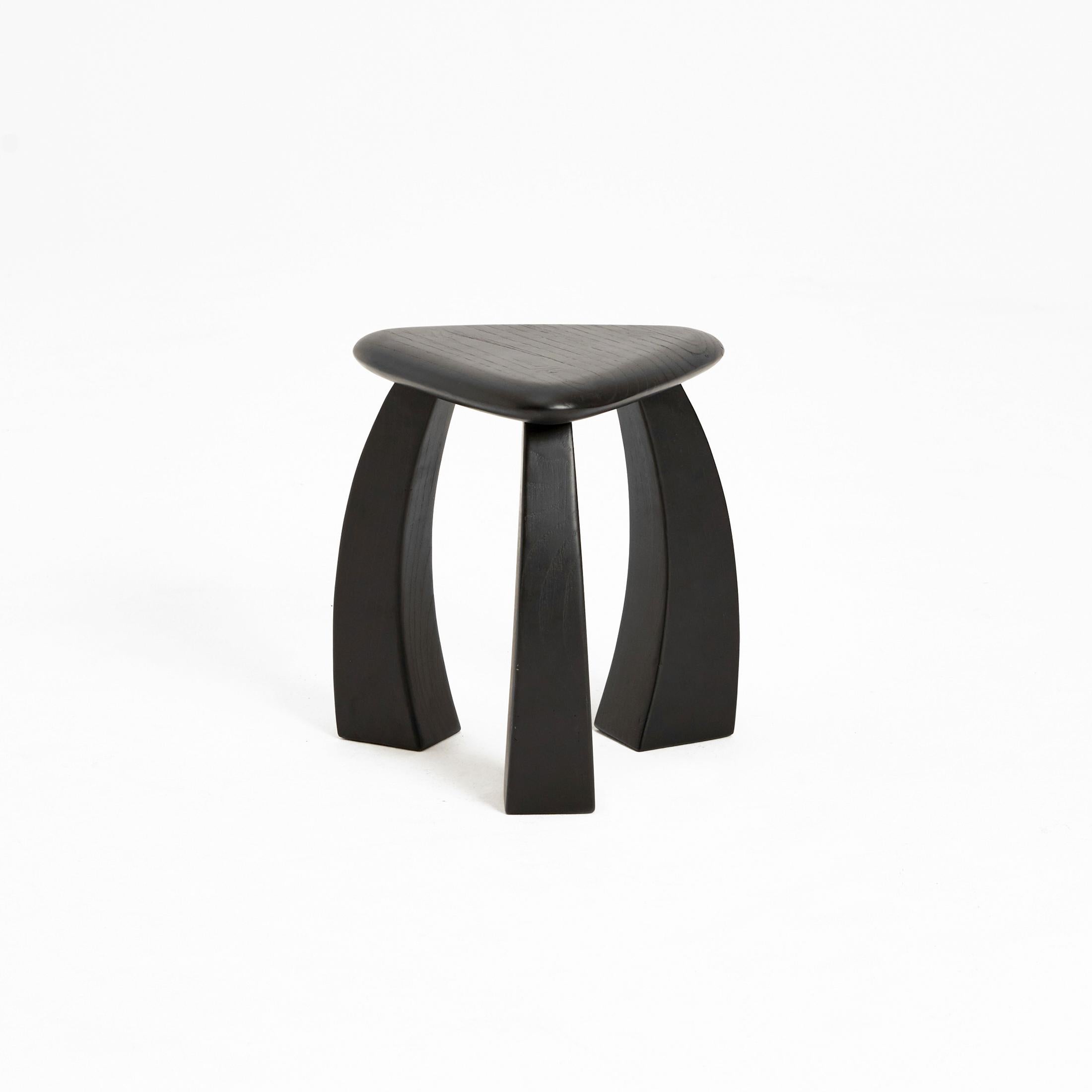 Sgabello Arc de 37 in castagno nero di Project 213A In condizioni Nuovo in vendita a Geneve, CH