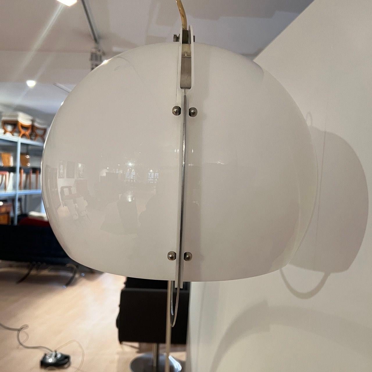 Arc Floor Lamp by Guzzini, Aluminum, Travertine, Italy circa 1970 In Good Condition For Sale In Regensburg, DE