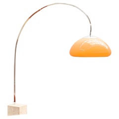 Lámpara de pie de arco en acrílico naranja, Alemania Años 70