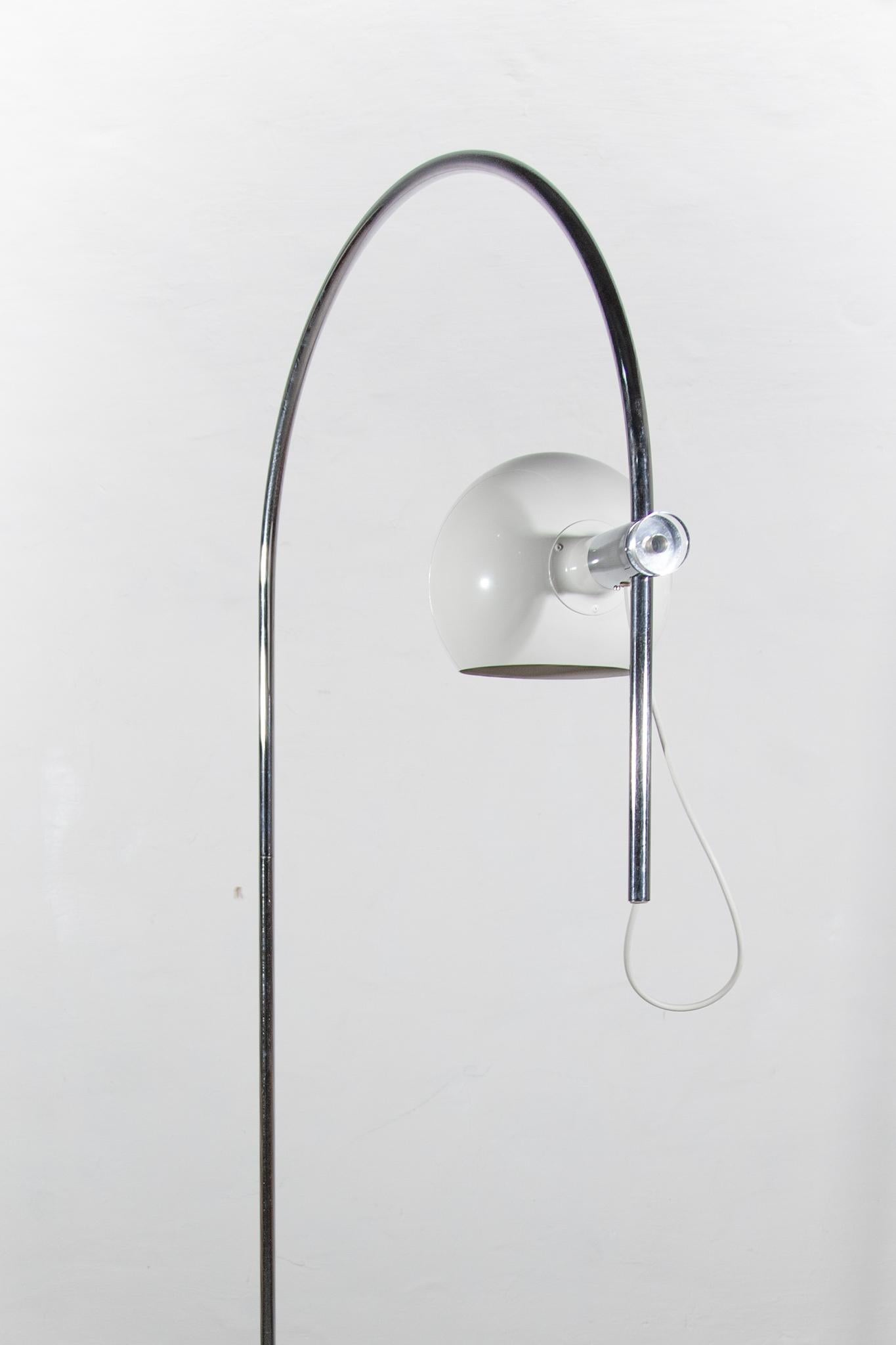 Arc Floor Lamp Midcentury Modern designed by Cosack, Germany, 1972 In Good Condition For Sale In Antwerp, BE