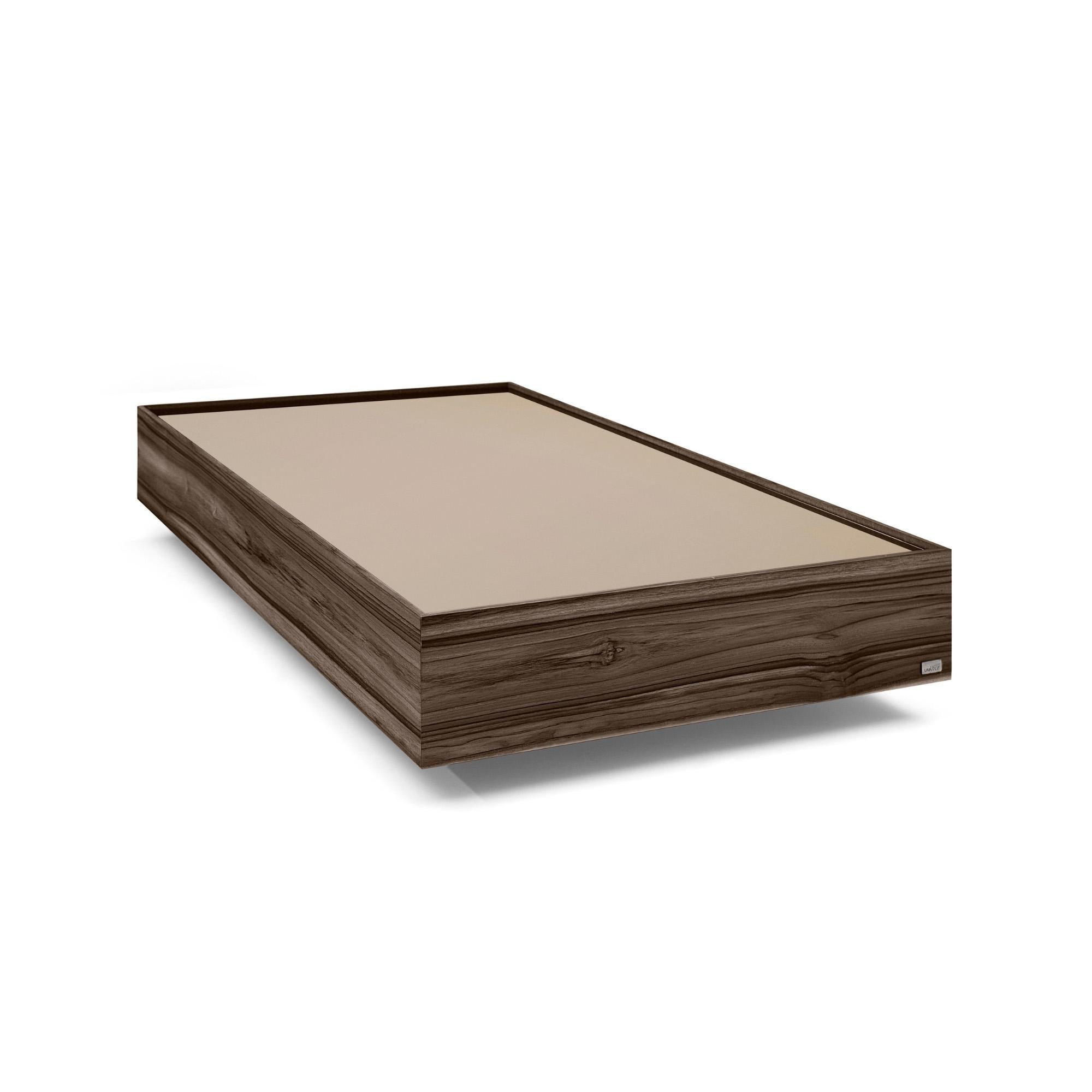 Mesa de centro rectangular chapada en nogal con tapa de espejo de bronce de 47 pulgadas - Arc Siglo XXI y contemporáneo en venta
