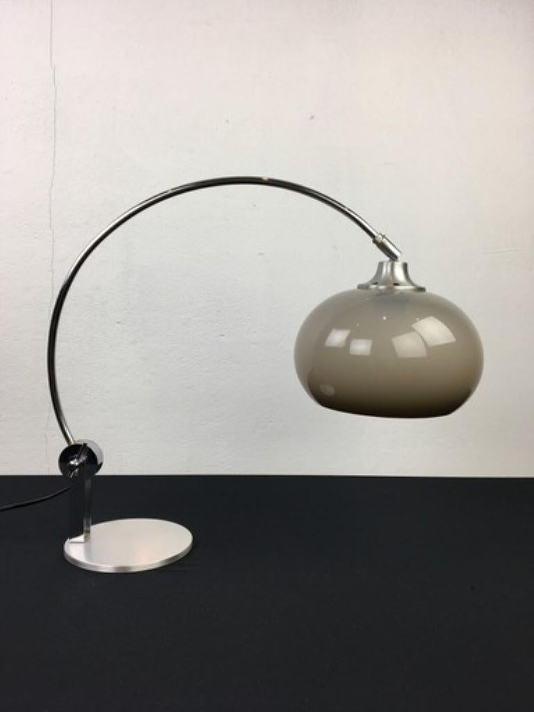 Arc Table Lamp, Chrome and Lucite In Good Condition In Antwerp, BE