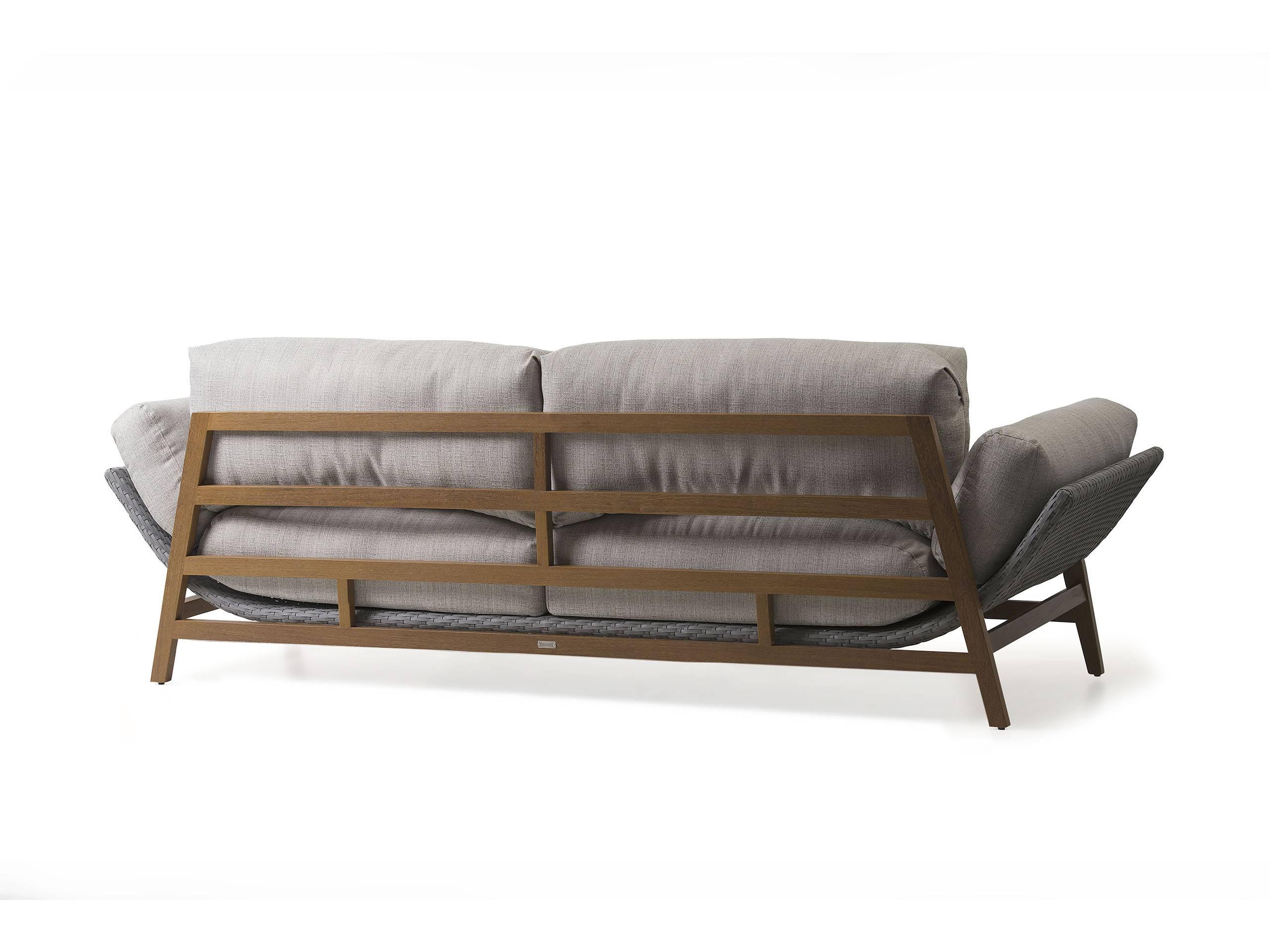 Moderne Canapé d'extérieur brésilien contemporain Arca en bois et fibres synthétiques par Lattoog en vente