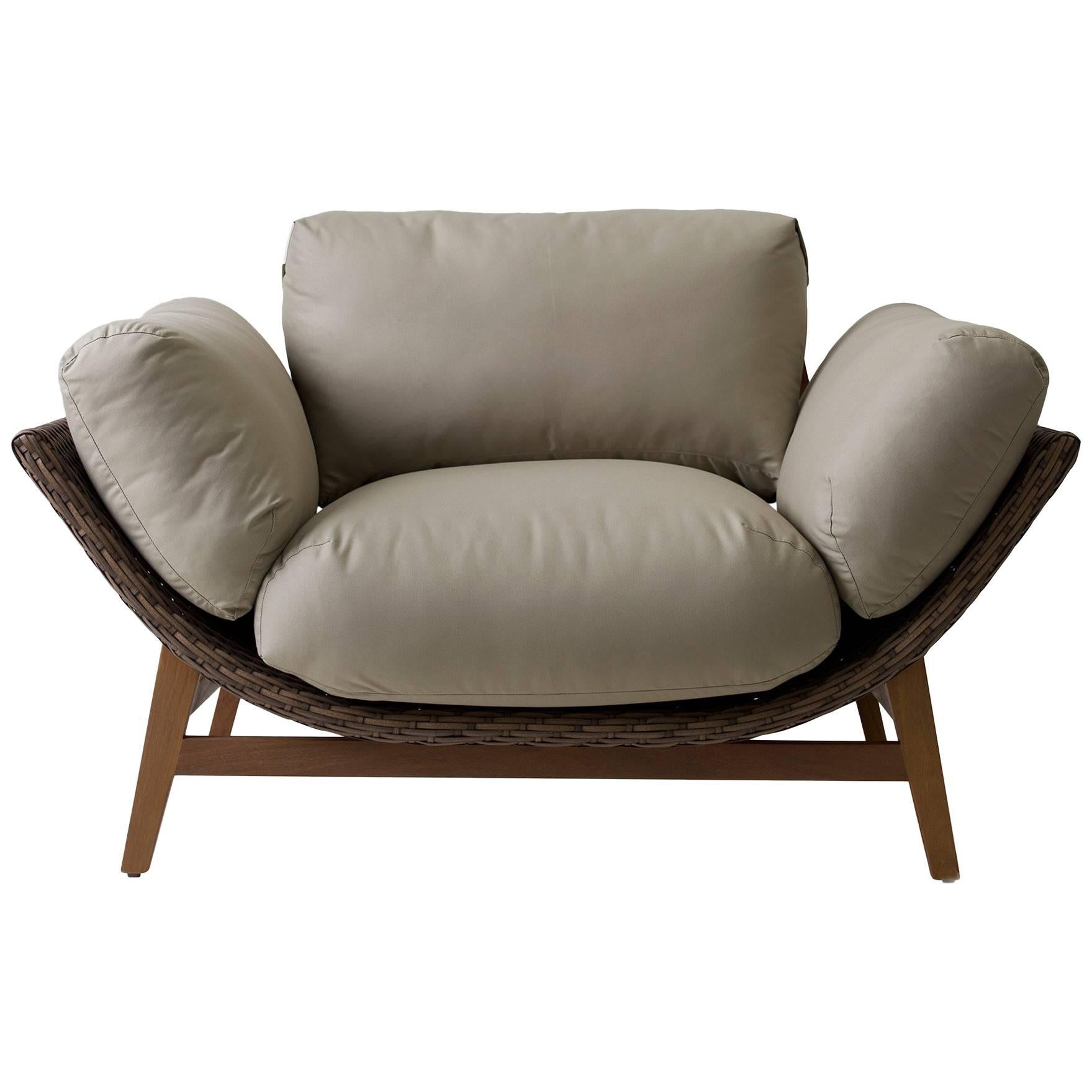 Zeitgenössischer brasilianischer Arca-Sessel aus gewebtem Fiberglas für den Außenbereich von Lattoog im Angebot