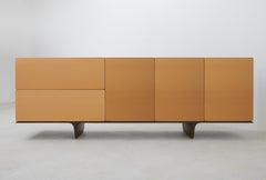 Armoire Arca en bois dur massif avec visages en bronze par Izm Design