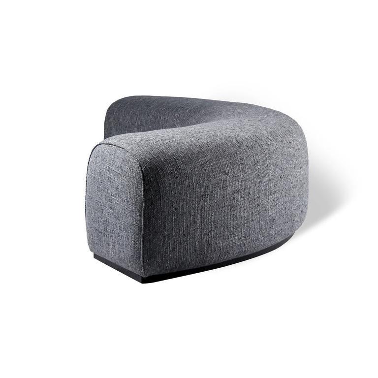 Arcadia Curved Ottoman In New Condition For Sale In Gurugram, IN