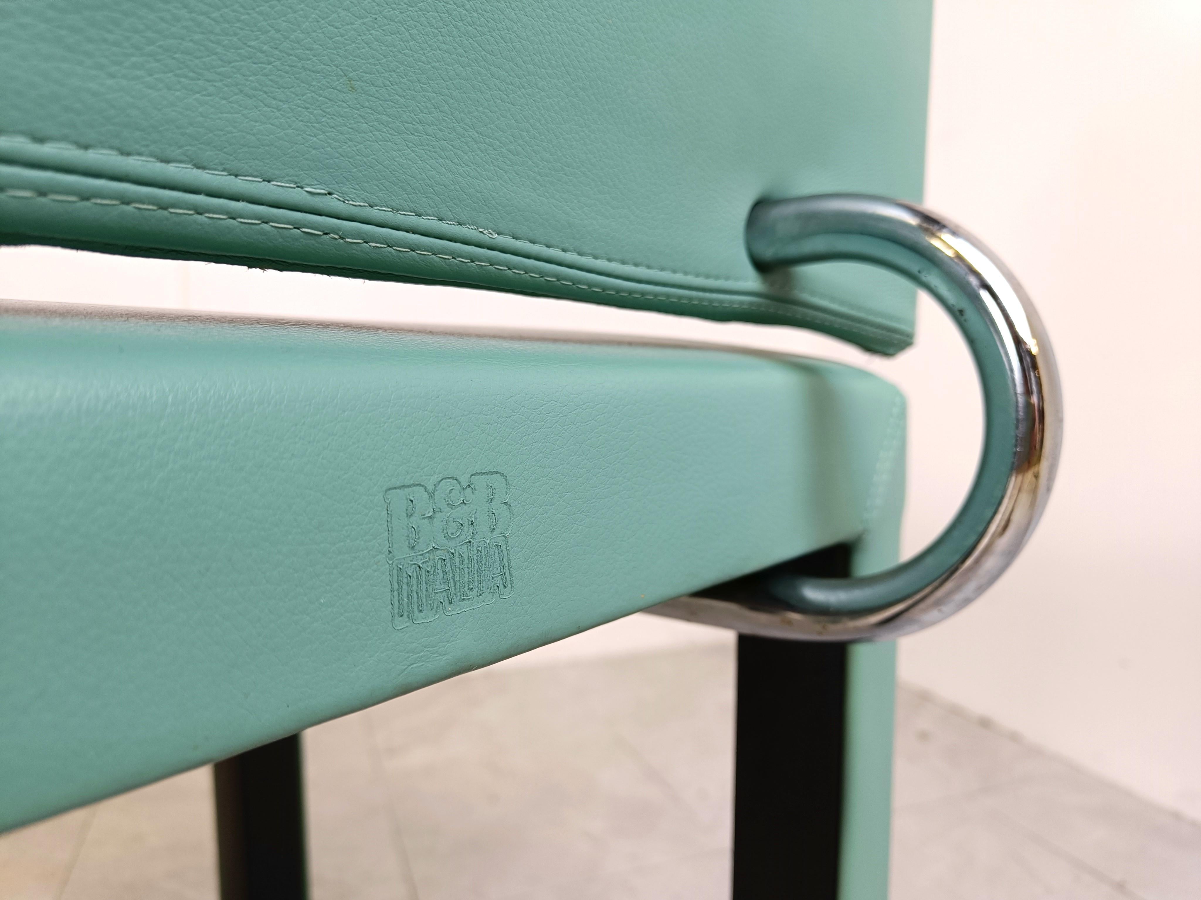 Set of 6 Arcadia dining chairs designed by Paolo Piva for B& B italia's Arcadia series.

Upholstered in a fresh mint green leather.

They are very comfortable and the angle of the backrests can be slightly adjusted.

Good condition

1980s -