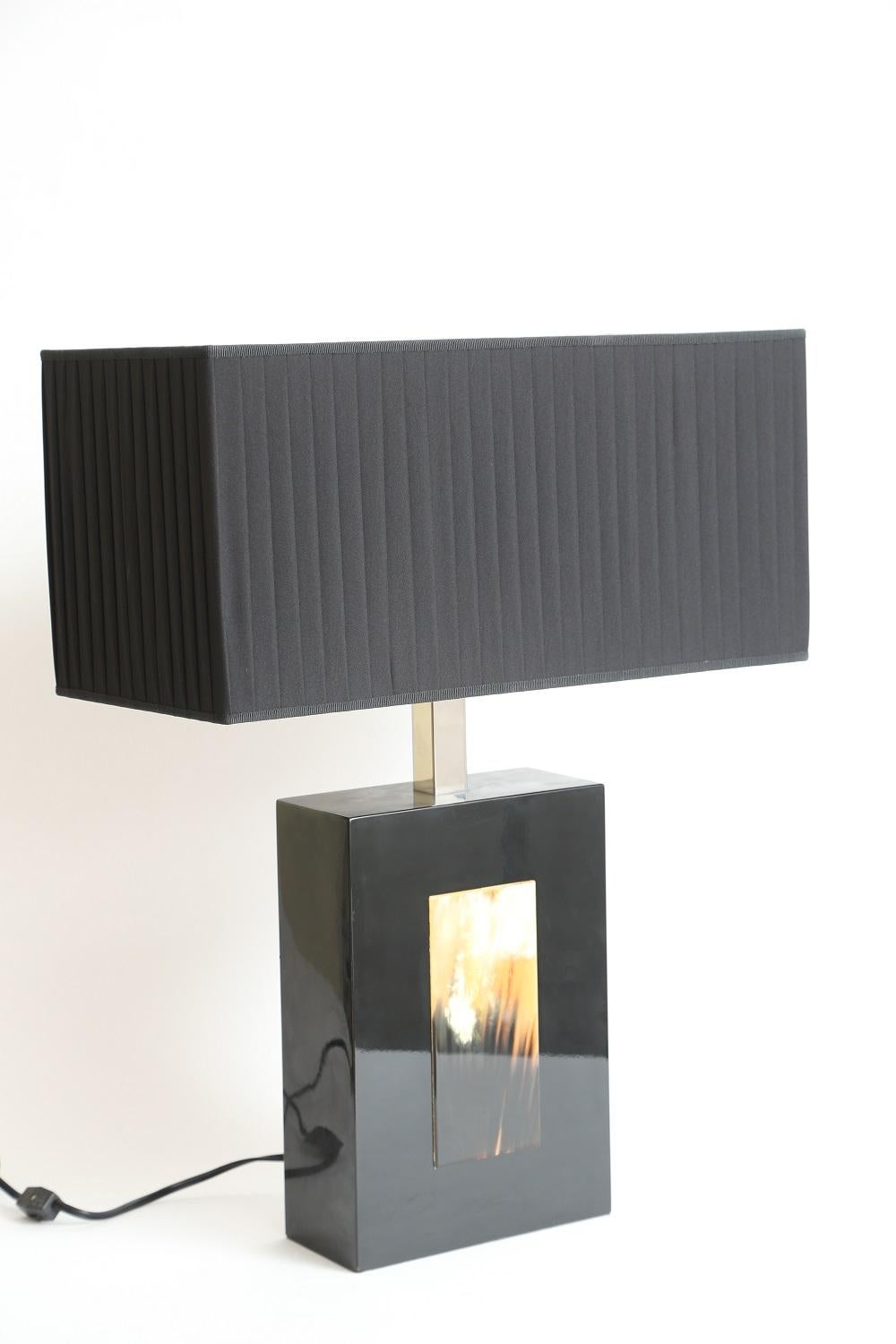 Arcahorn Black Lacquer Table Lamp with Horn Plates, Made in Italy In New Condition In Miami, FL