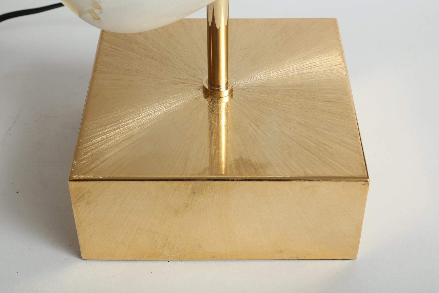 Contemporary Arcahorn Table Lamp with Horn Details and Brushed Gilded Brass Base For Sale