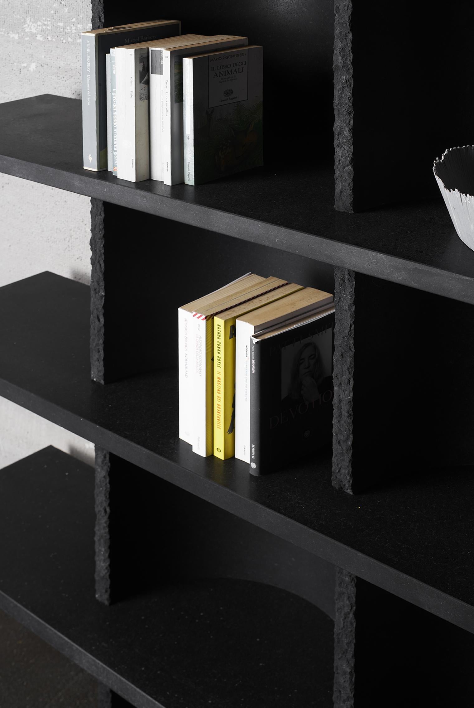 Moderno Arcaica Bookcase in Pietra Lavica Marble by Bufalini Marmi in vendita