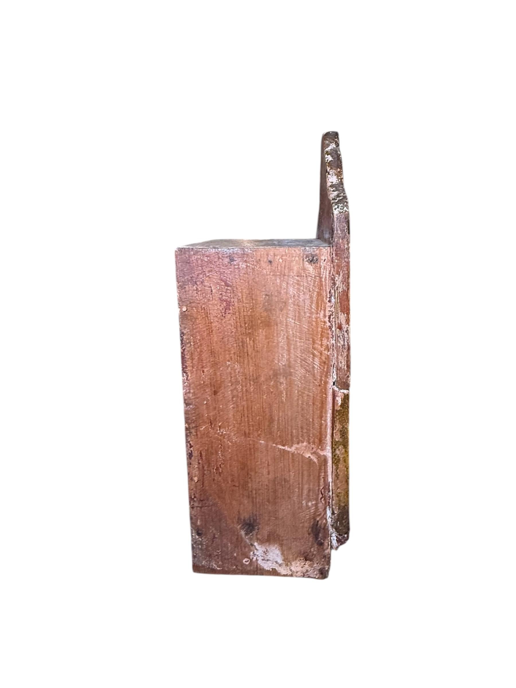 Arce Santos De Palo/ Scultura in legno intagliato a mano della Vergine di Monserrat con nicchia in vendita 3