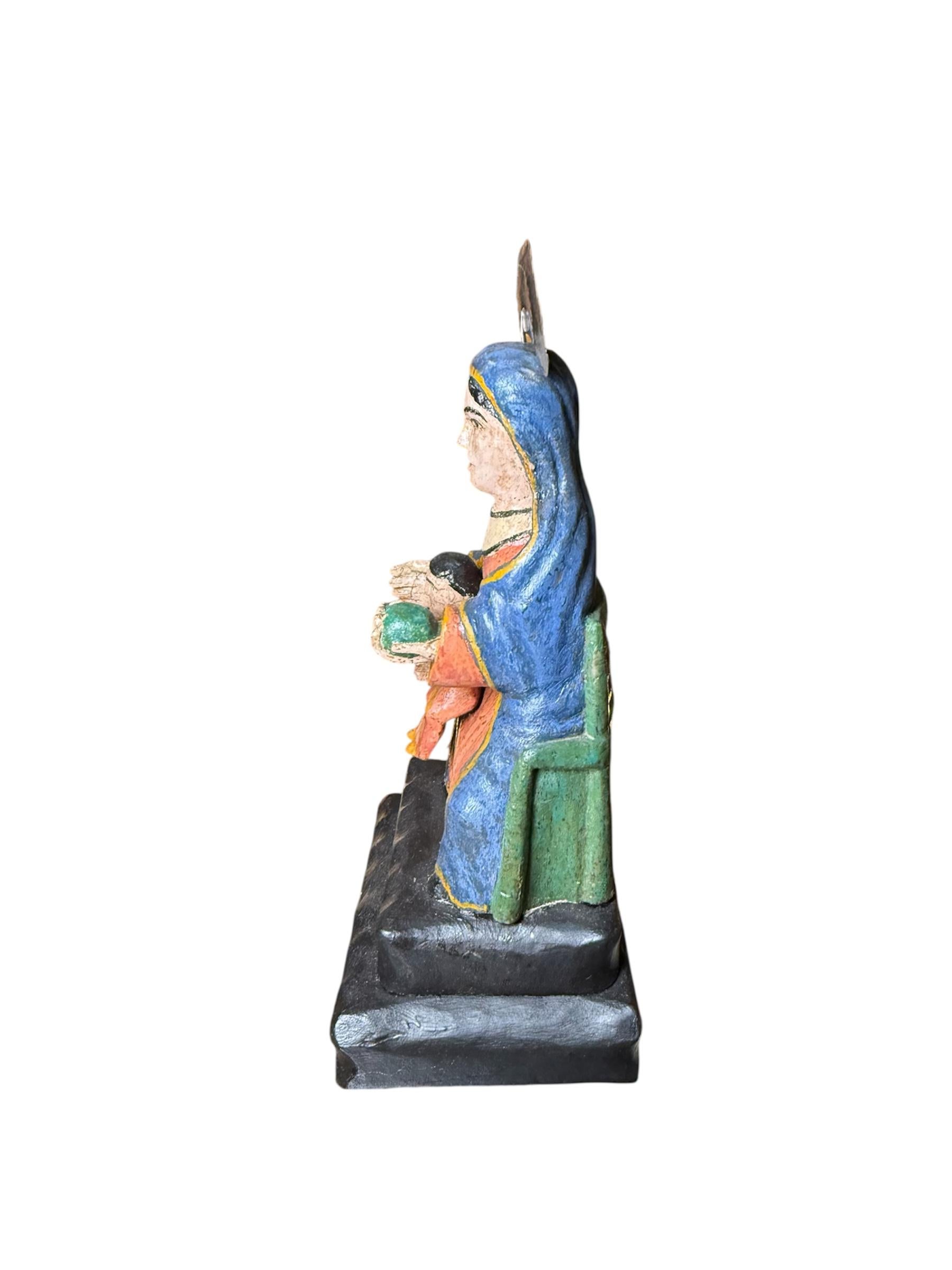 Arte popolare Arce Santos De Palo/ Scultura in legno intagliato a mano della Vergine di Monserrat con nicchia in vendita