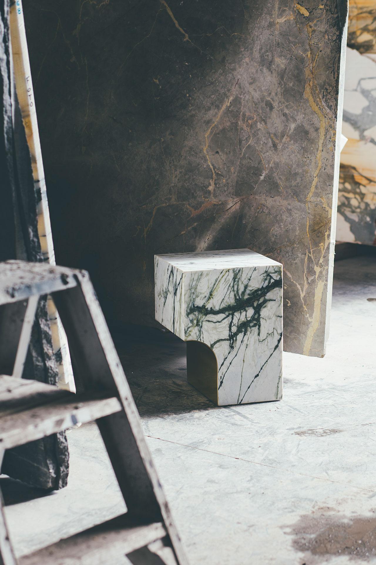Brass Limited edition contemporary stool or side table, marble & brass, Belgian design For Sale