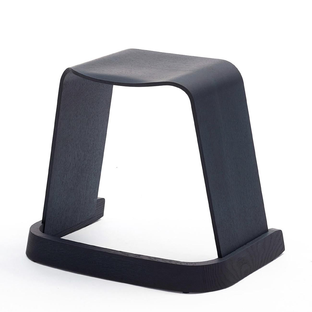 Stool Arch black oak all in solid
hand-crafted oak in black stained finish.
Also available in natural oak finish, on request.