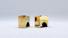 Arch bronze polished paperweight