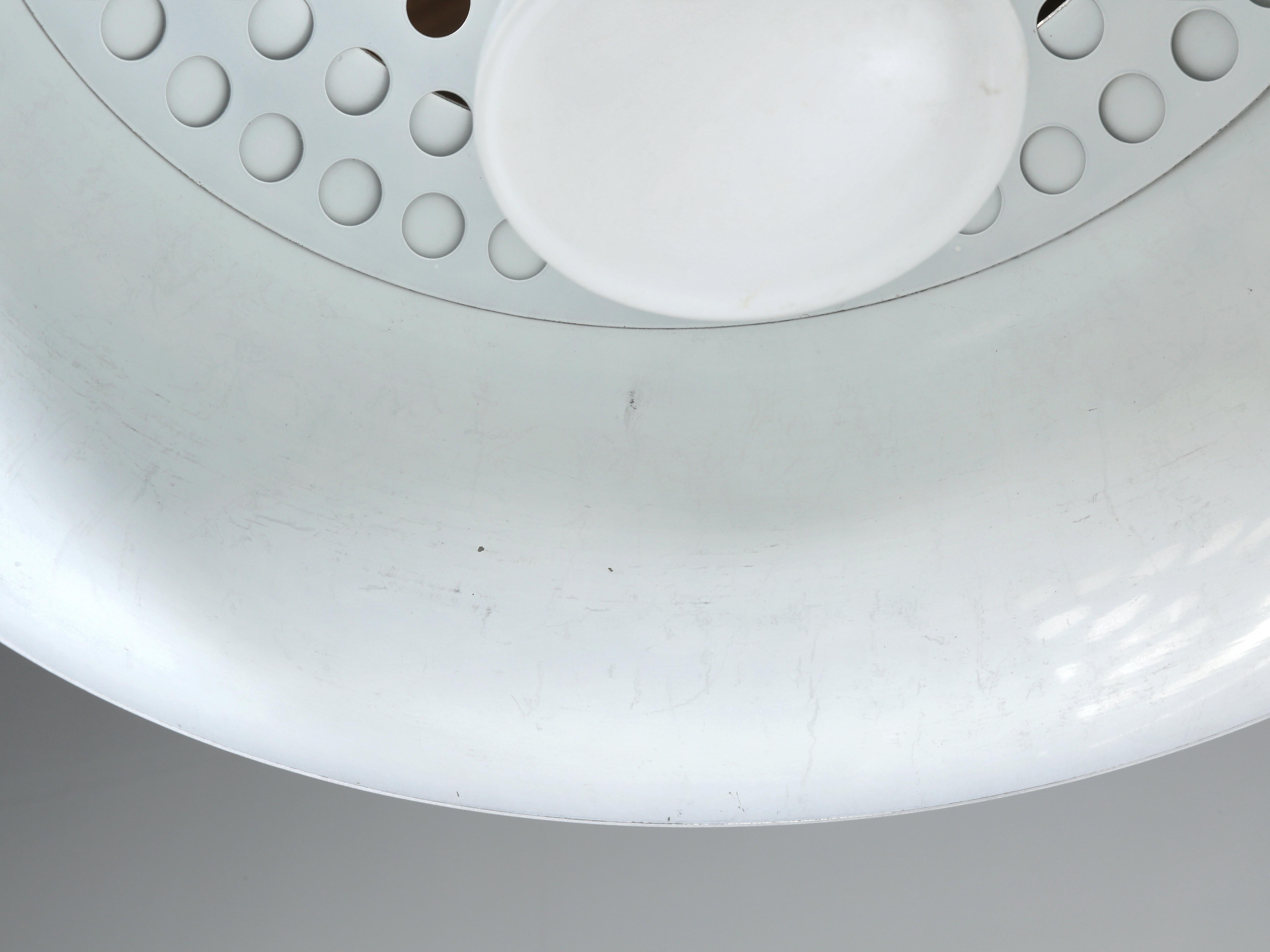 Lámpara de pie Arco al estilo de la lámpara de pie Arco de Castiglioni de acero inoxidable y mármol en venta 5