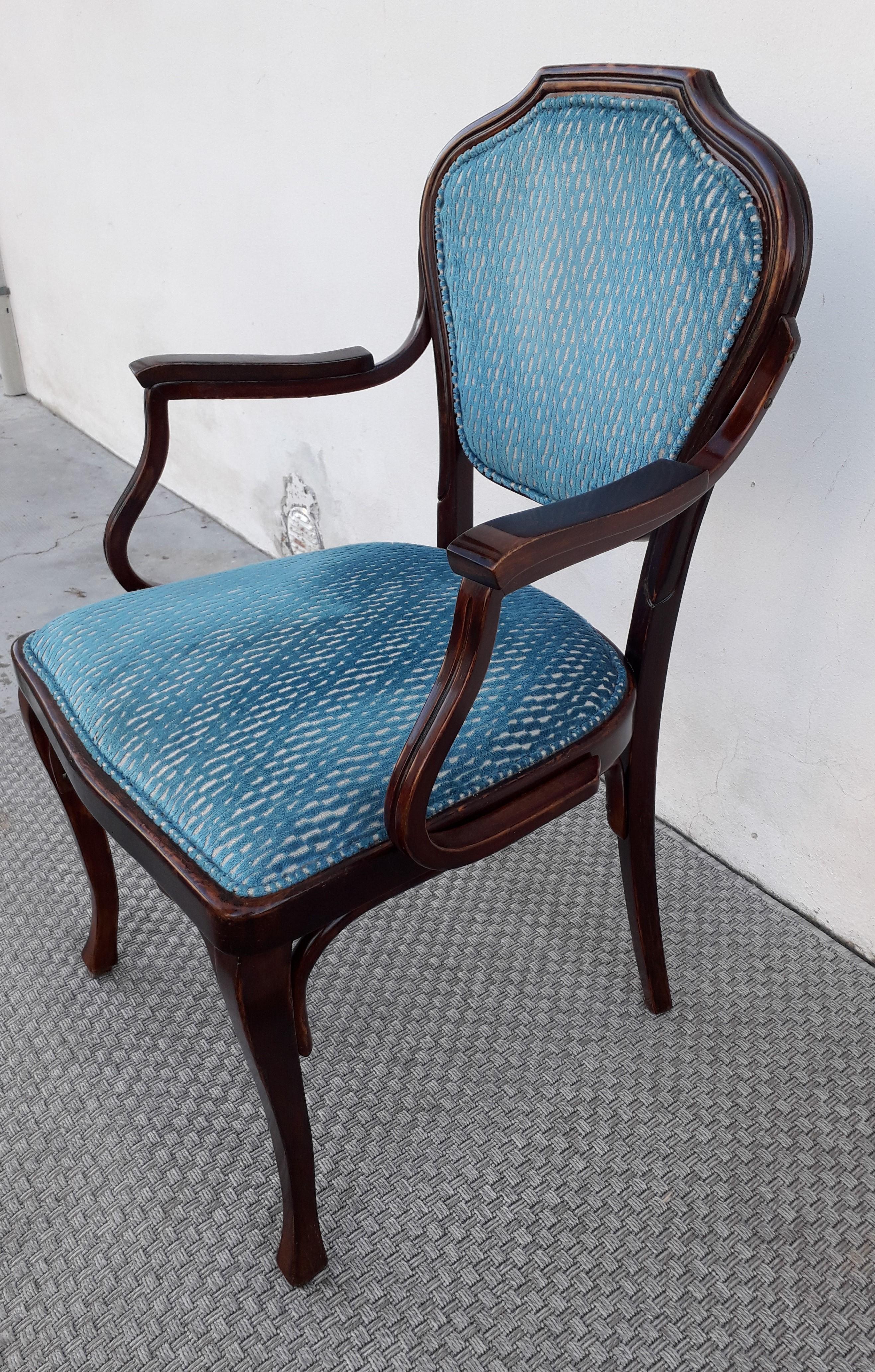 Arch. Gustav Siegel J. & J. Kohn Noble Armchair In Excellent Condition For Sale In Mariano Del Friuli, GO