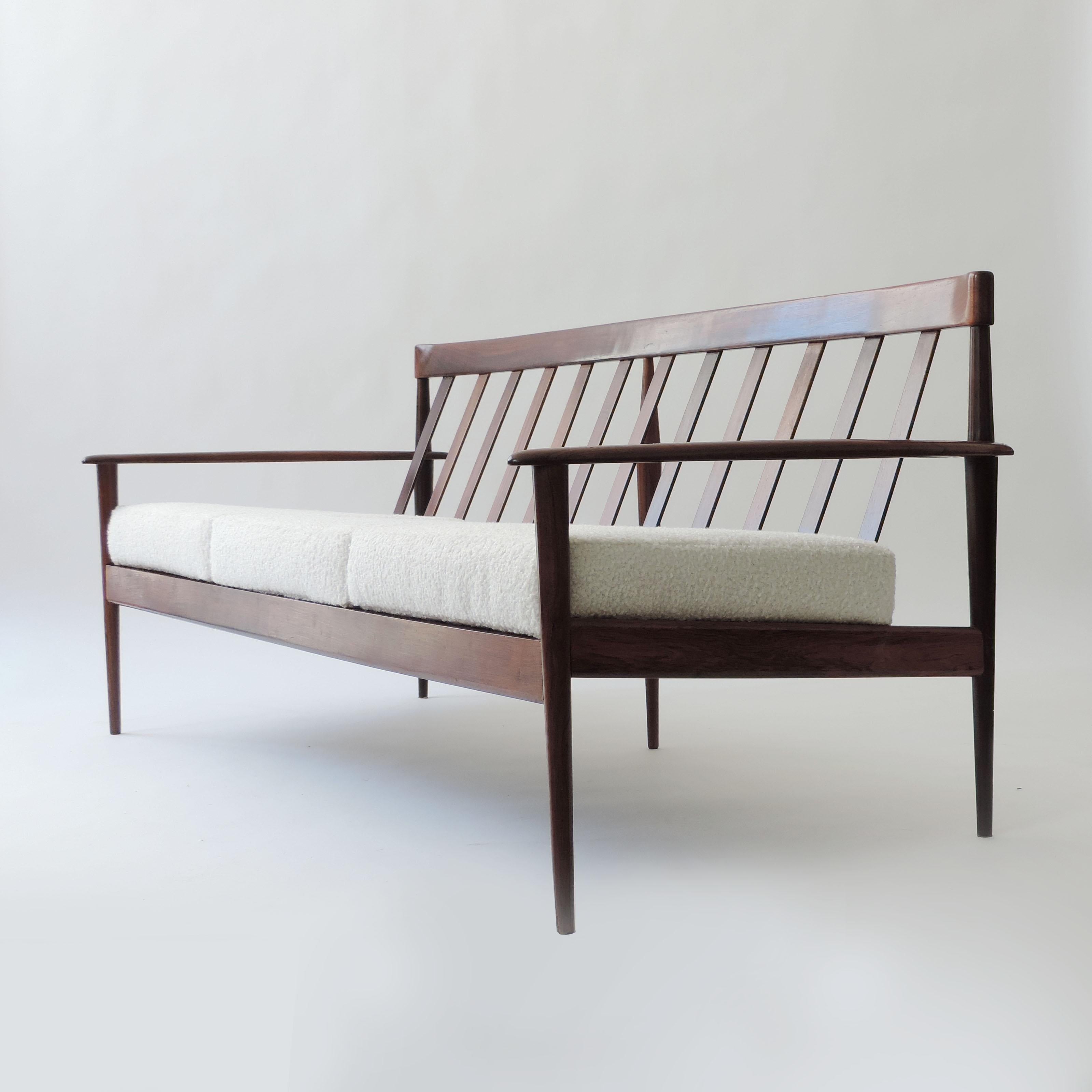 Arch. Rino Levi Attributed Jacaranda Three-Seat Sofa In Good Condition In Milan, IT