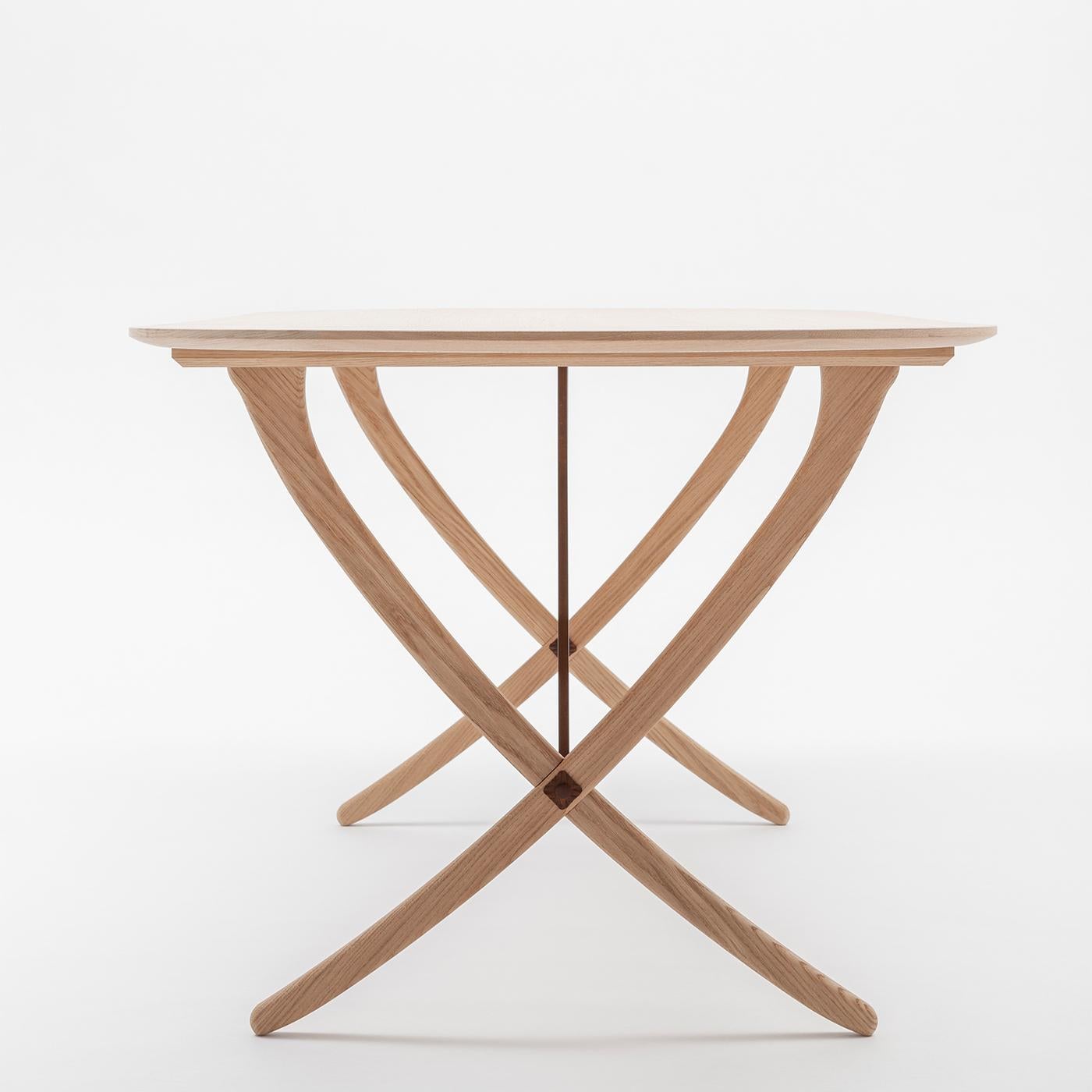 Arch Small Durmast Dining Table In New Condition For Sale In Milan, IT