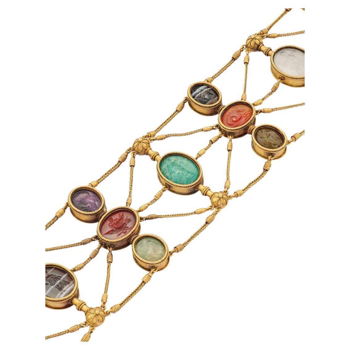 Intaglio-Halskette aus Gold und Hartstein im archäologischen-Revival-Stil, Italien um 1870 (Ungeschliffen) im Angebot