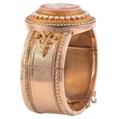 Archaeological-Style Gold And Agate Cameo Bangle 1850's