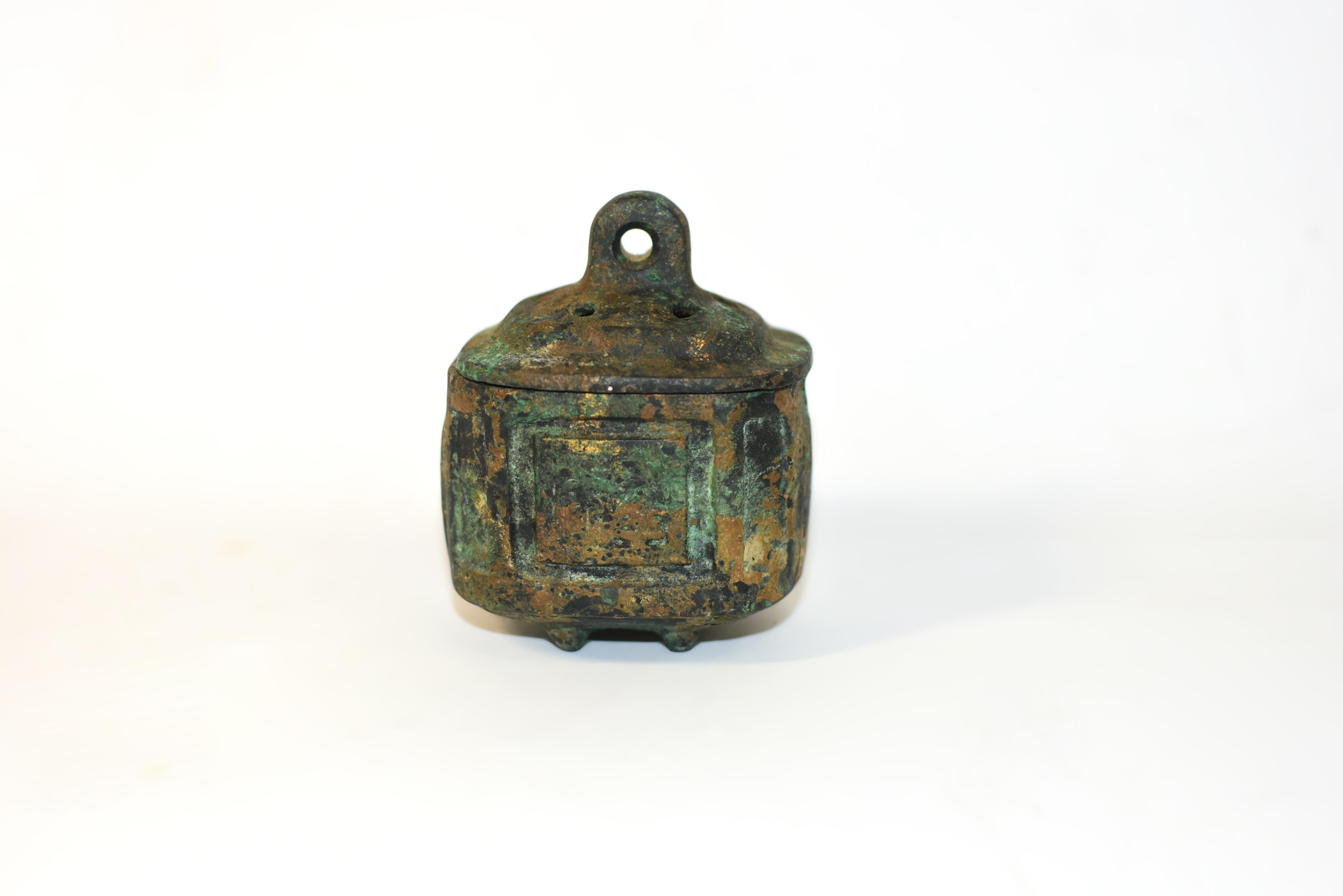Encensoir archaïque en bronze en vente 8