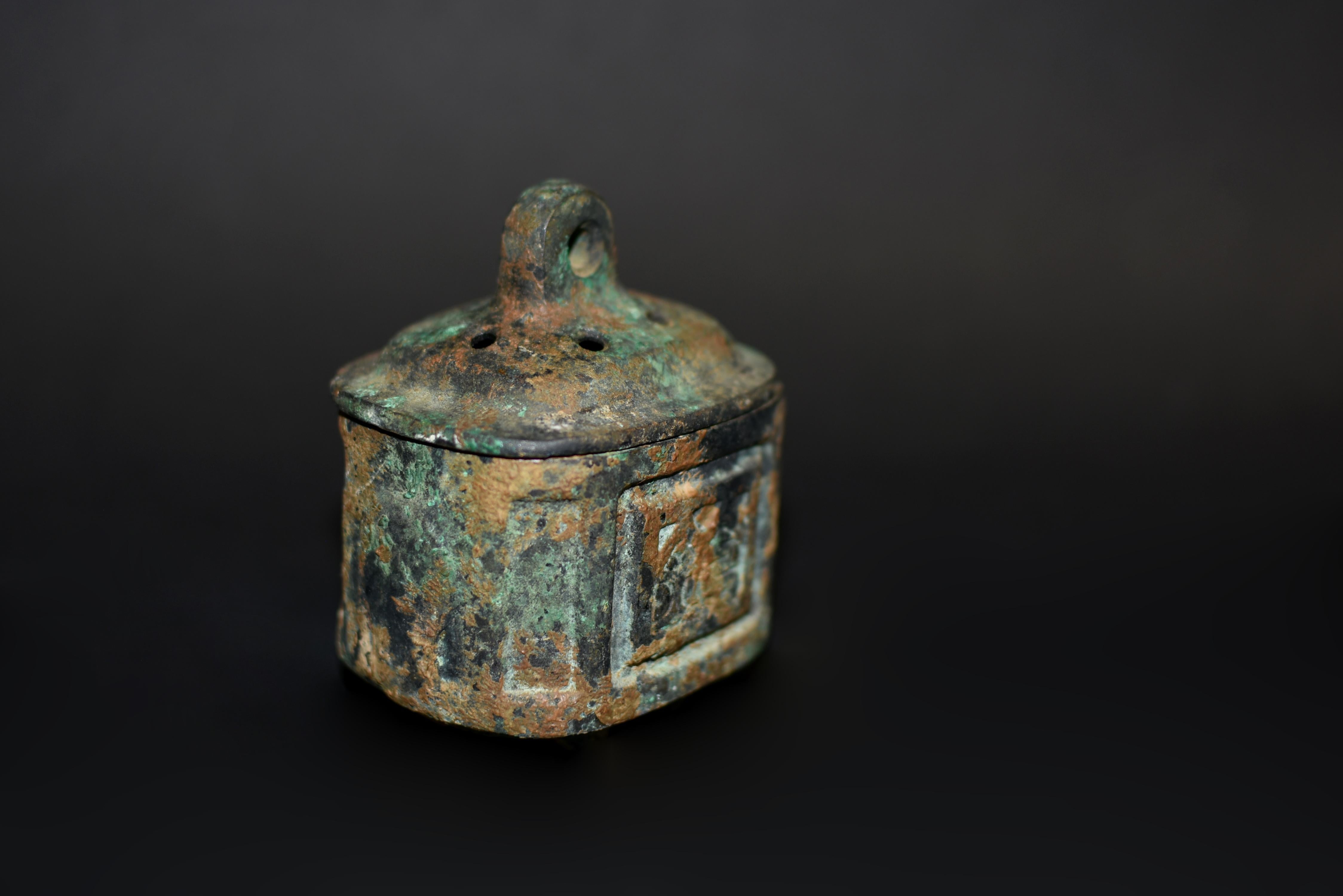 Chinois Encensoir archaïque en bronze en vente