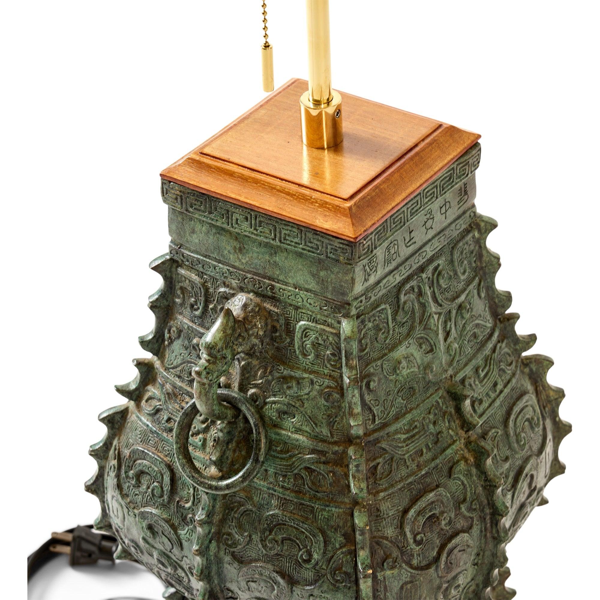Lámpara Arcaica de Bronce Metal en venta