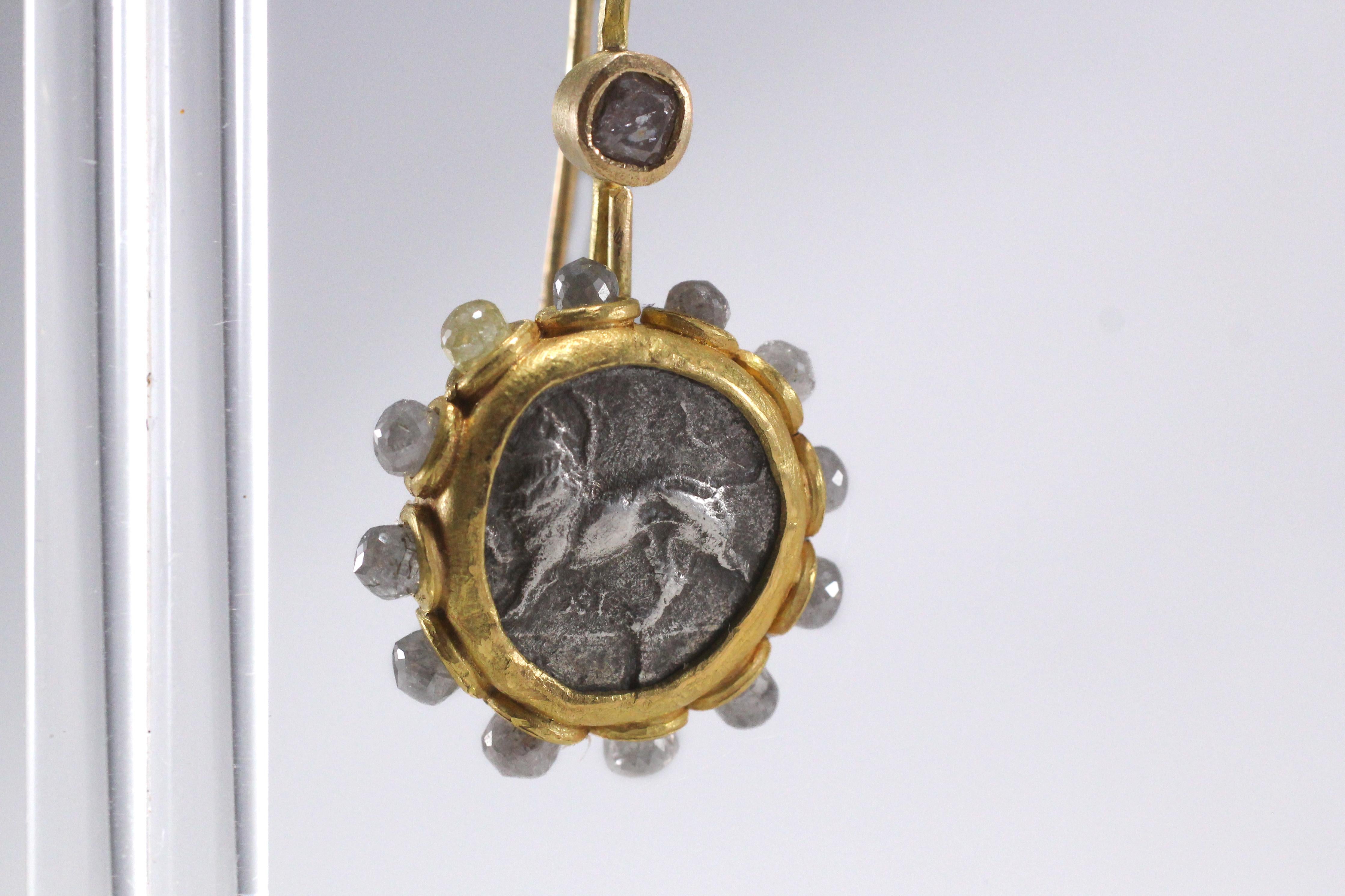 Boucles d'oreilles pendantes en or 22k 21k avec diamants et pièces de monnaie grecques archaïques en vente 6