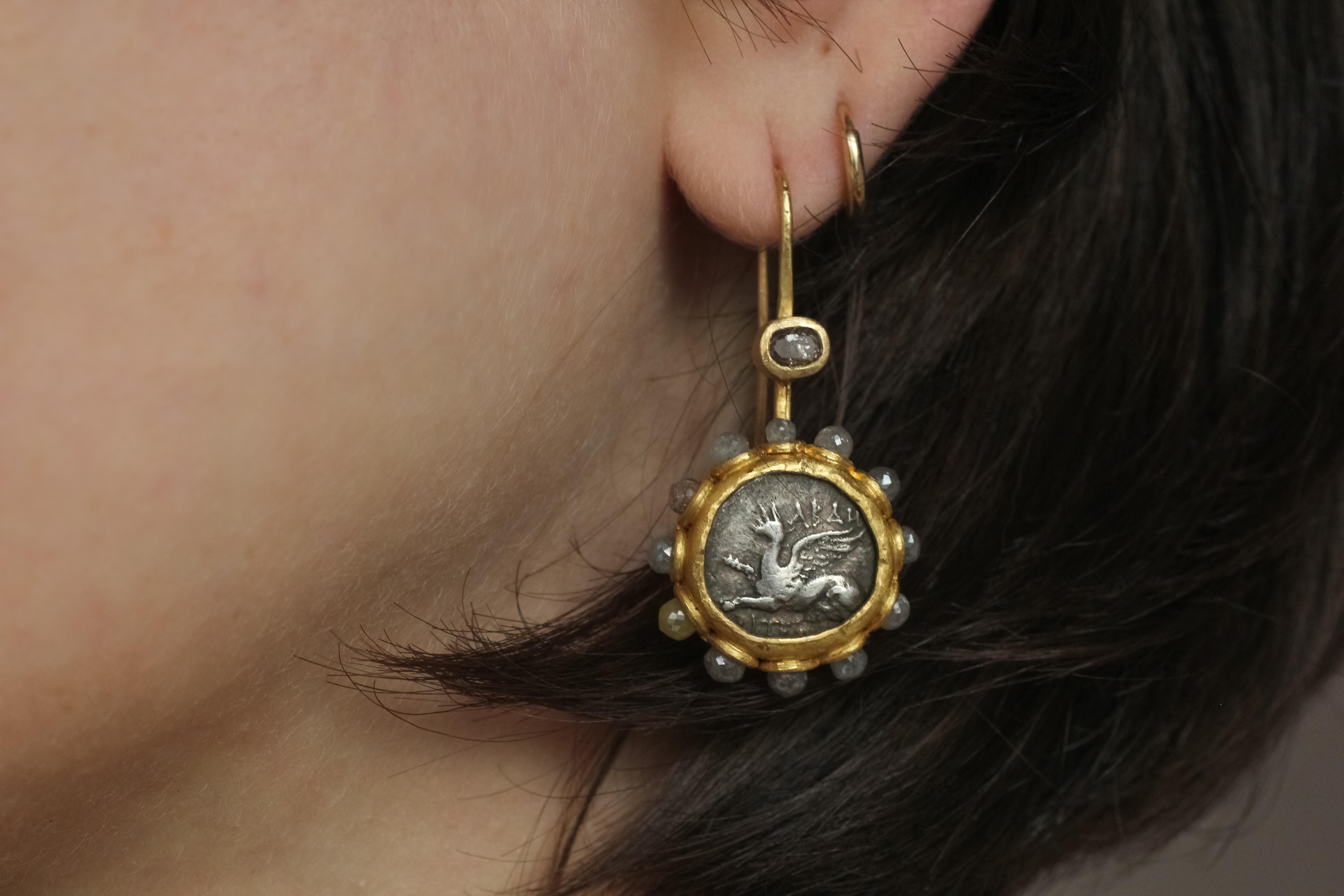 Boucles d'oreilles pendantes en or 22k 21k avec diamants et pièces de monnaie grecques archaïques en vente 7